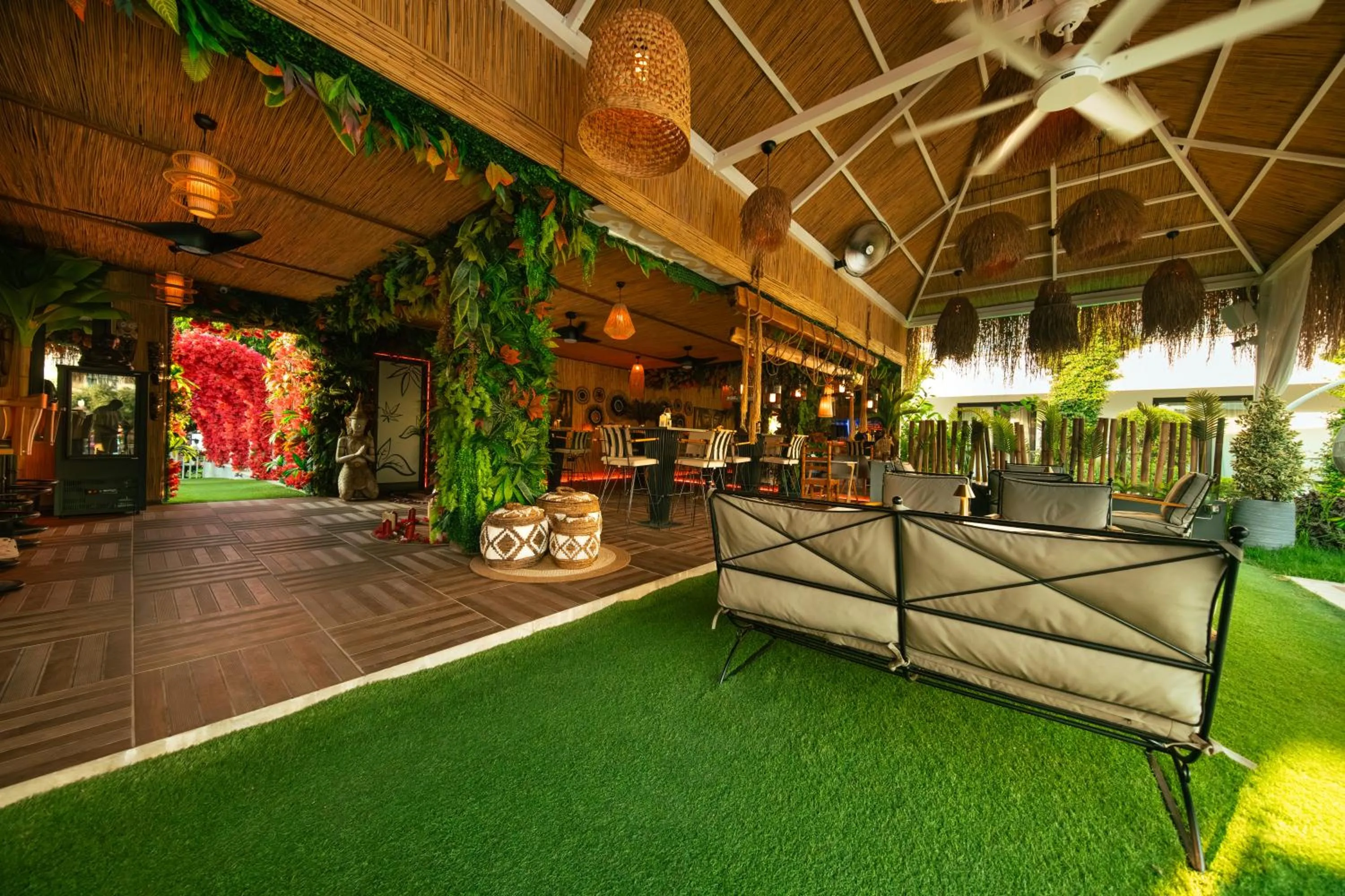 Restaurant/places to eat in Palmonte Suites Hotel & SPA