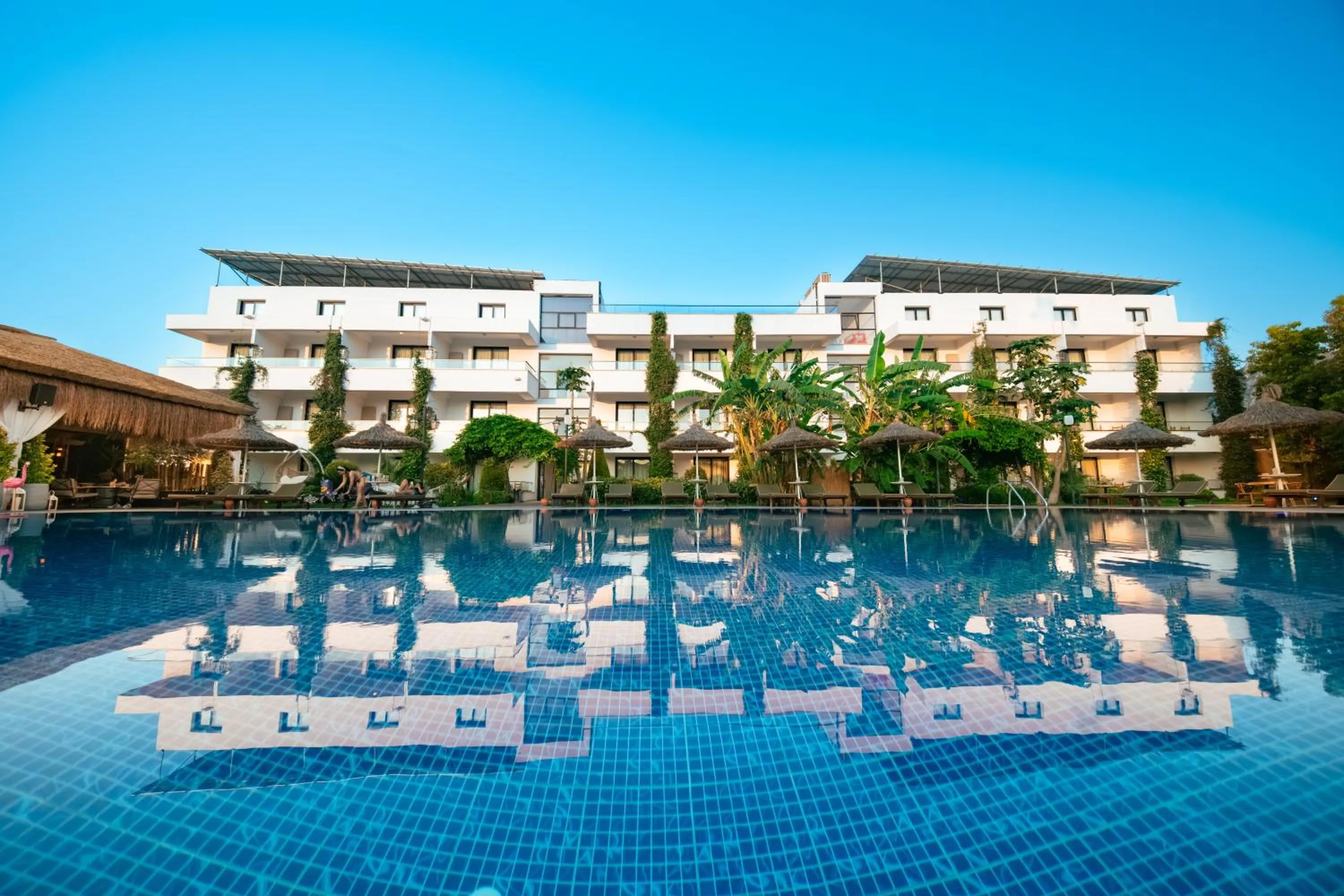 Property building in Palmonte Suites Hotel & SPA