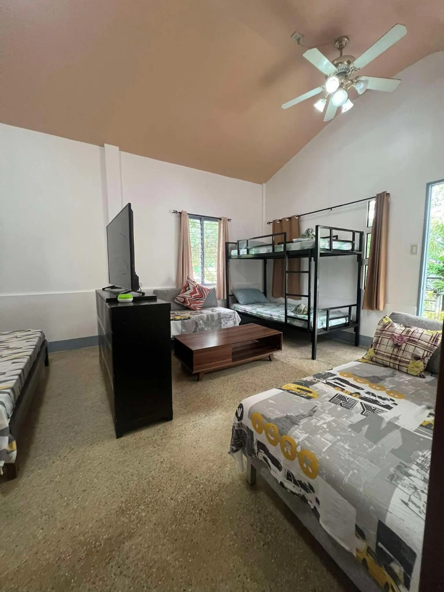 bunk bed, Bed in Ice Bear Bar & Tourist Inn