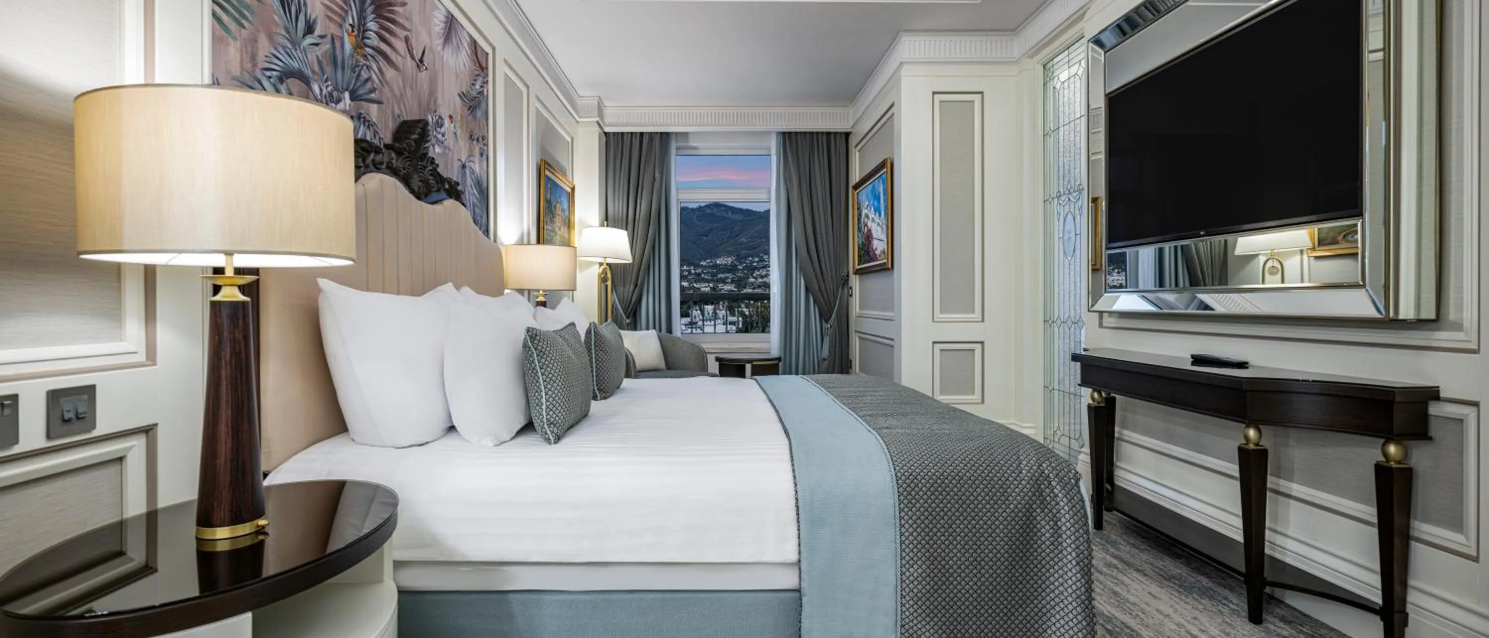 Bed in Merit Royal Diamond Hotel & SPA