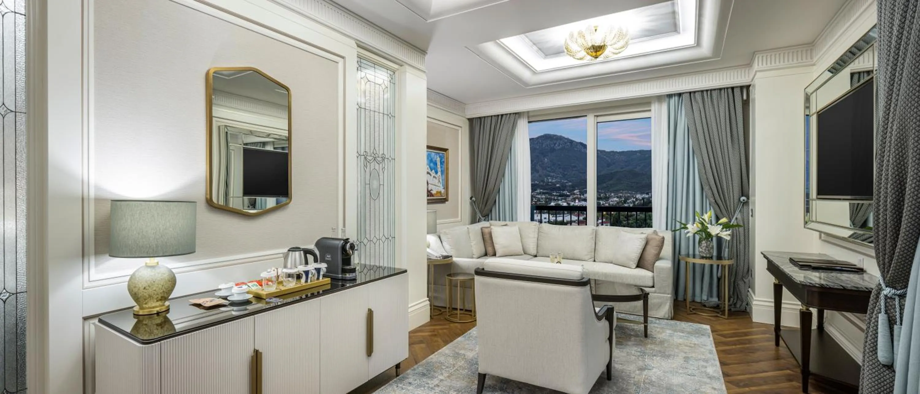 TV and multimedia in Merit Royal Diamond Hotel & SPA