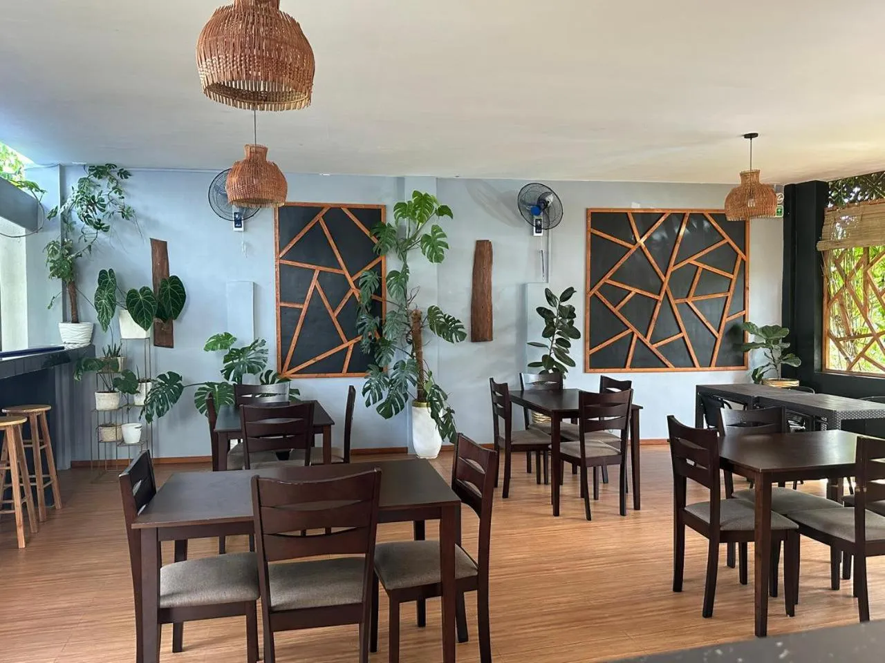 Restaurant/places to eat in Sapphire Boutique Resort