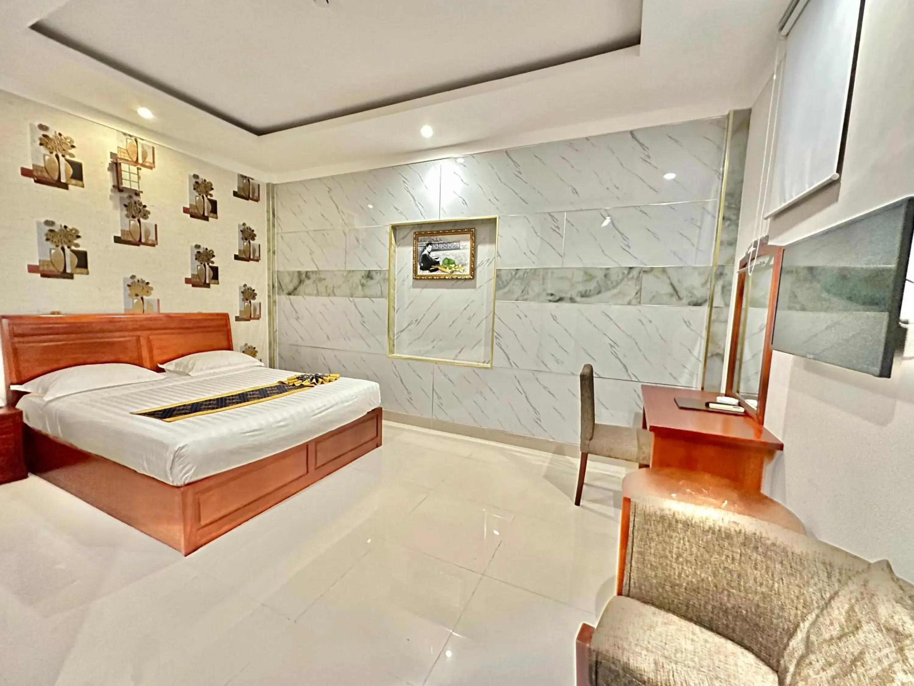 Superior Double Room in Long Bao Chau Hotel Superior Double Room in Long Bao Chau Hotel