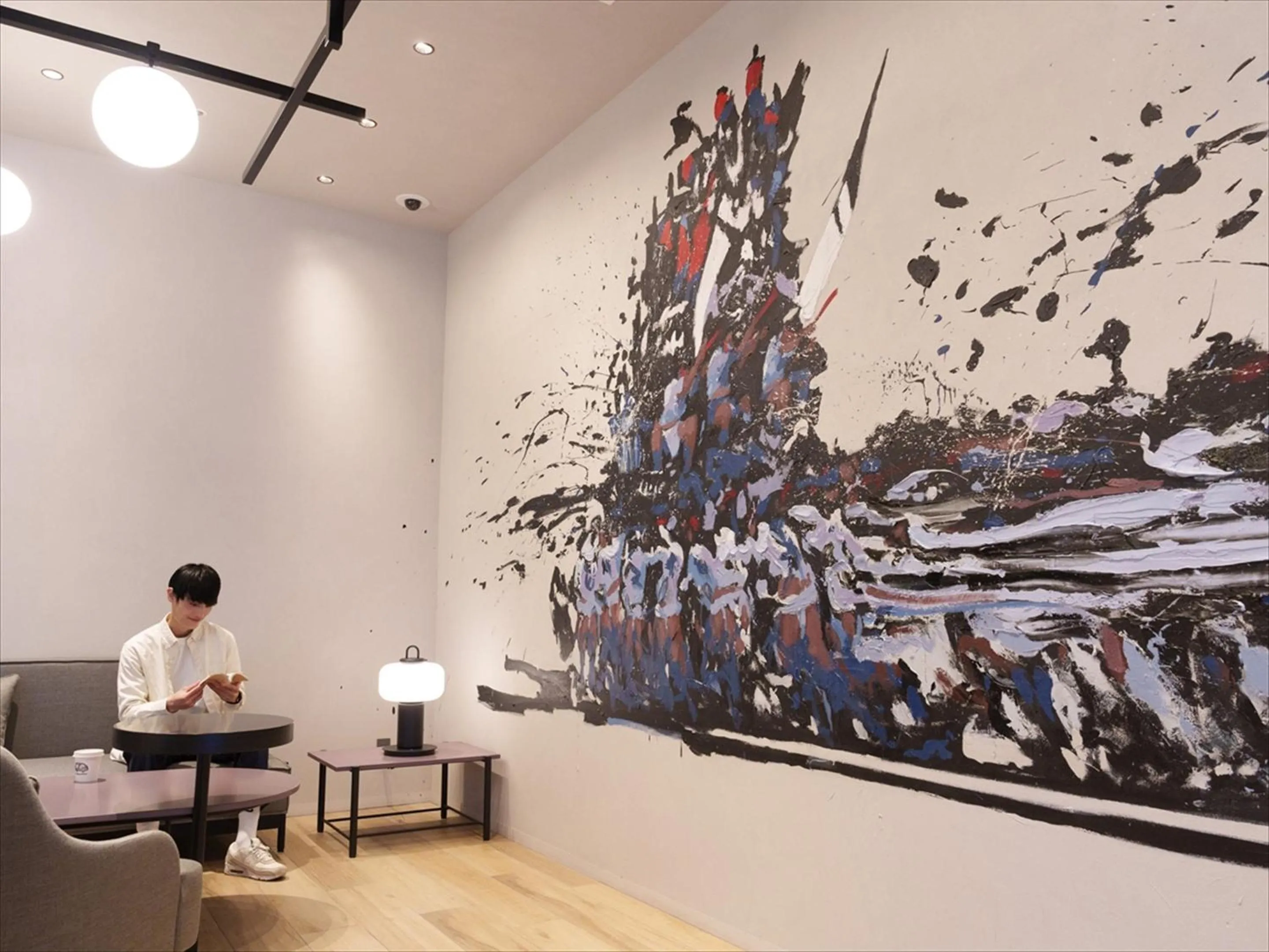 People in CROSS Life Hakata Tenjin