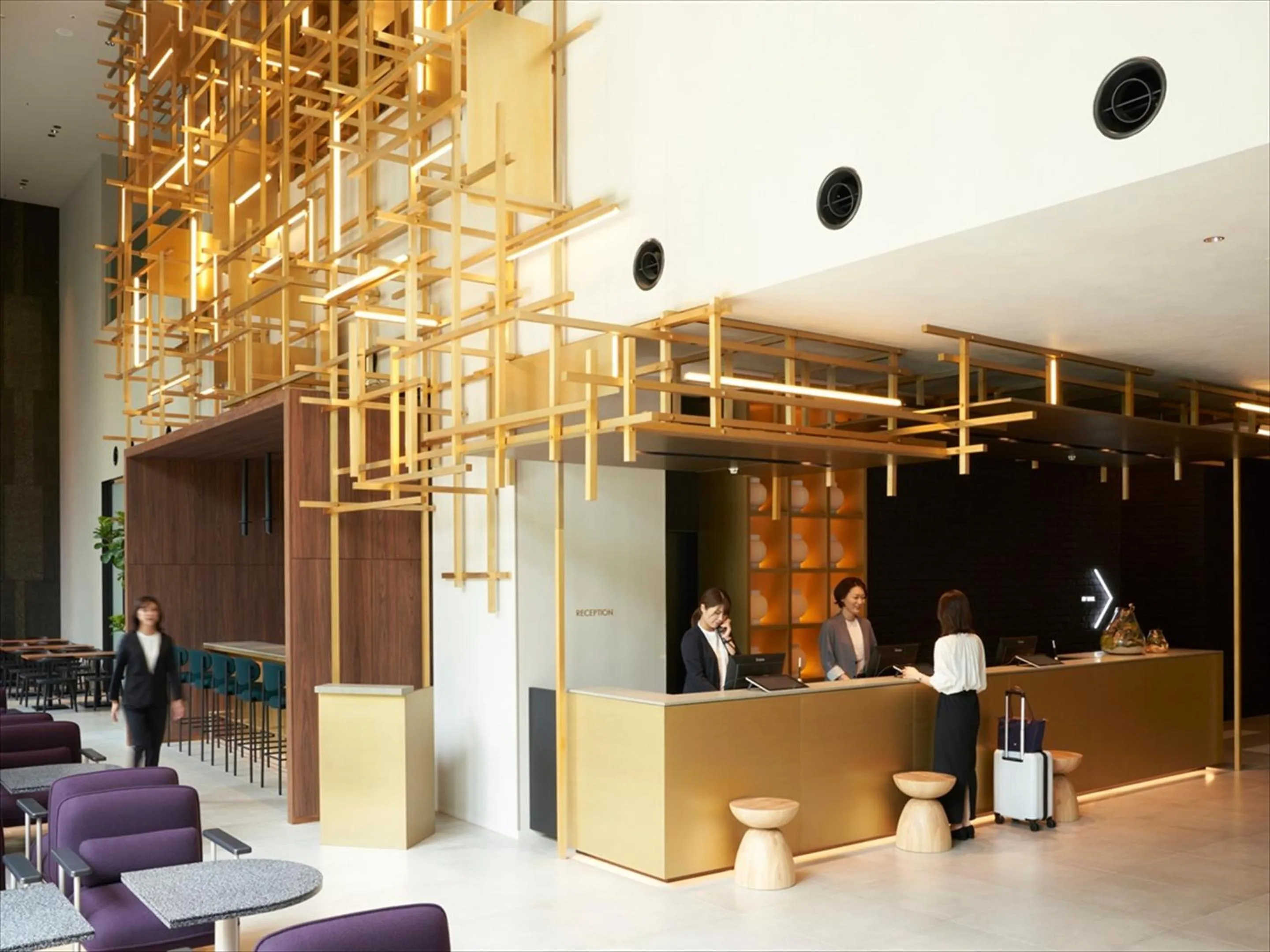 Staff in CROSS Life Hakata Tenjin