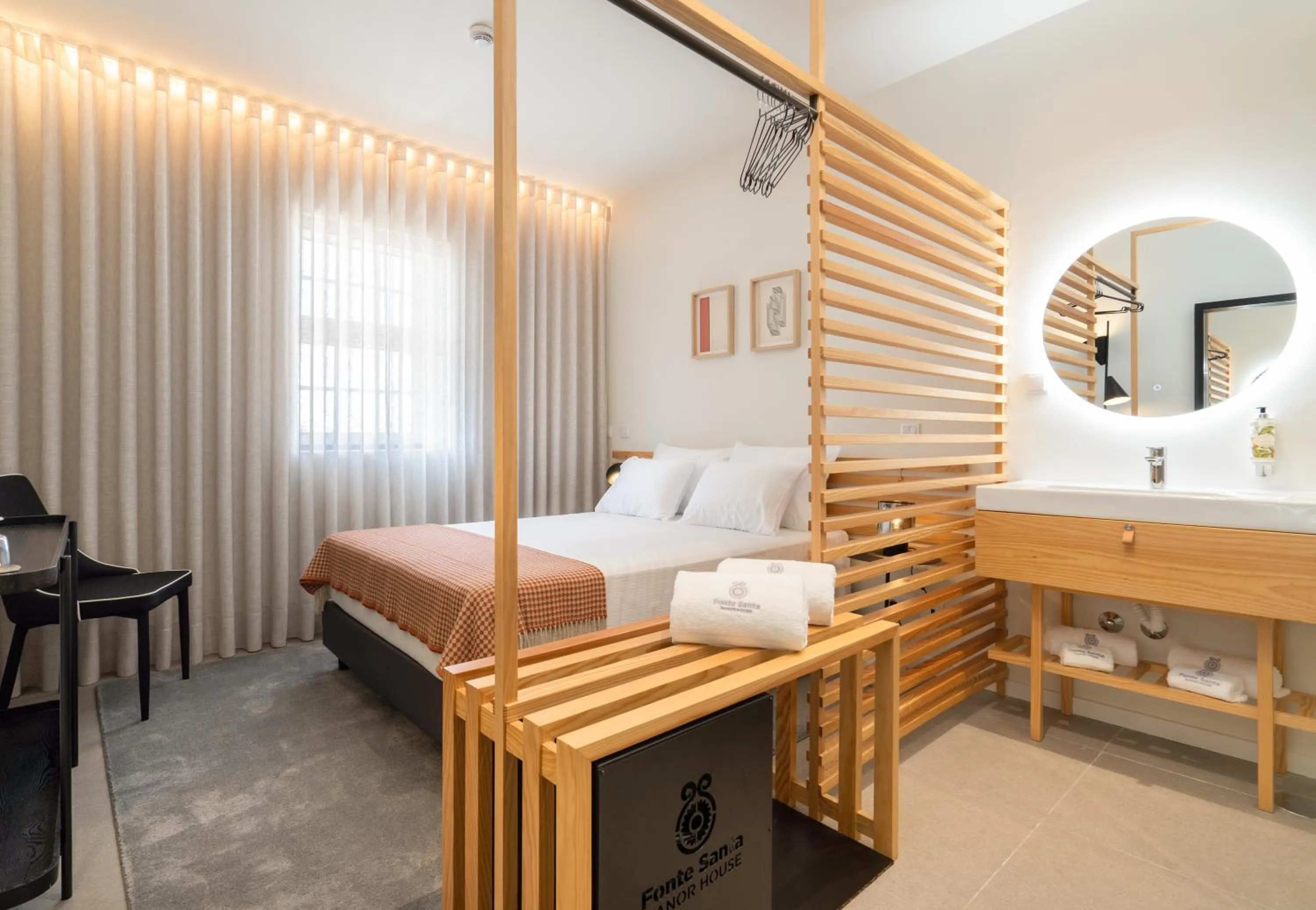 Bedroom, Bed in FONTE SANTA Manor House