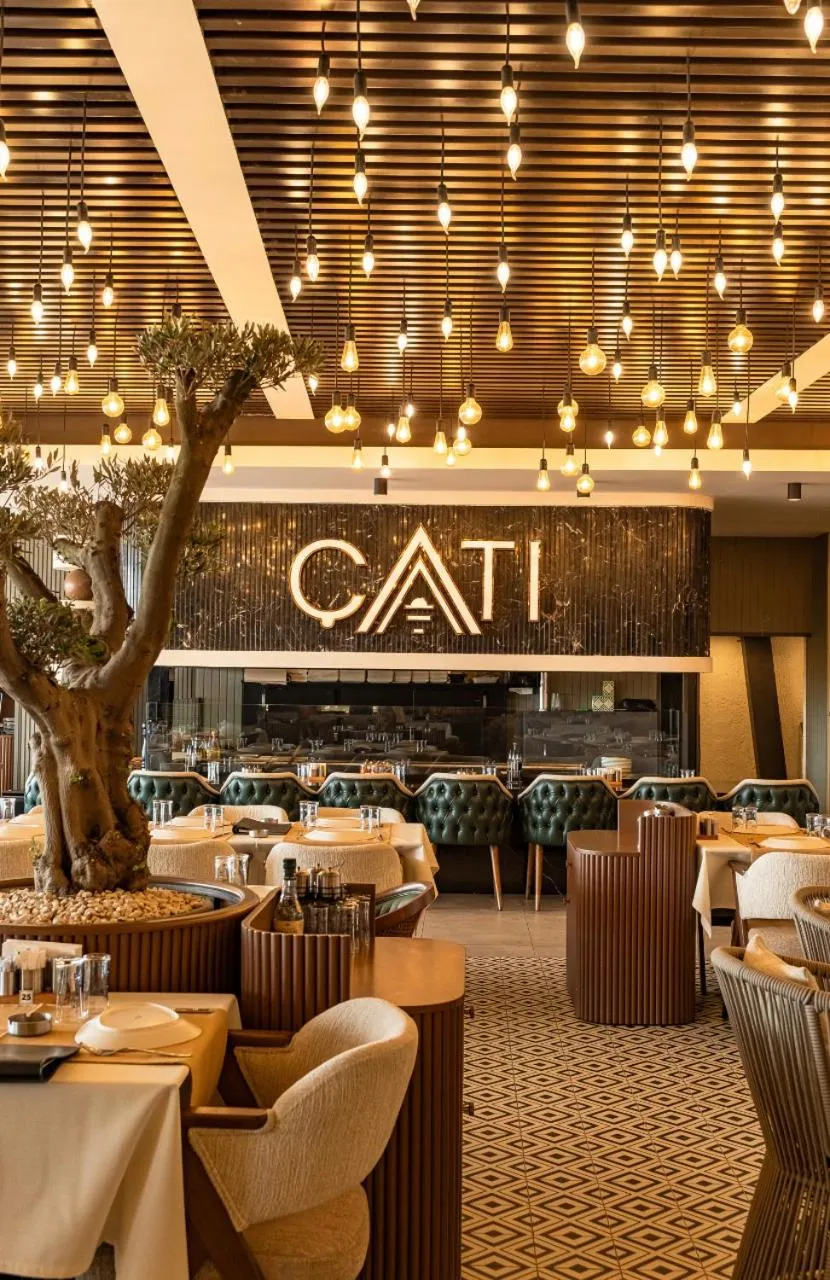 Restaurant/places to eat in Qinn Hotel