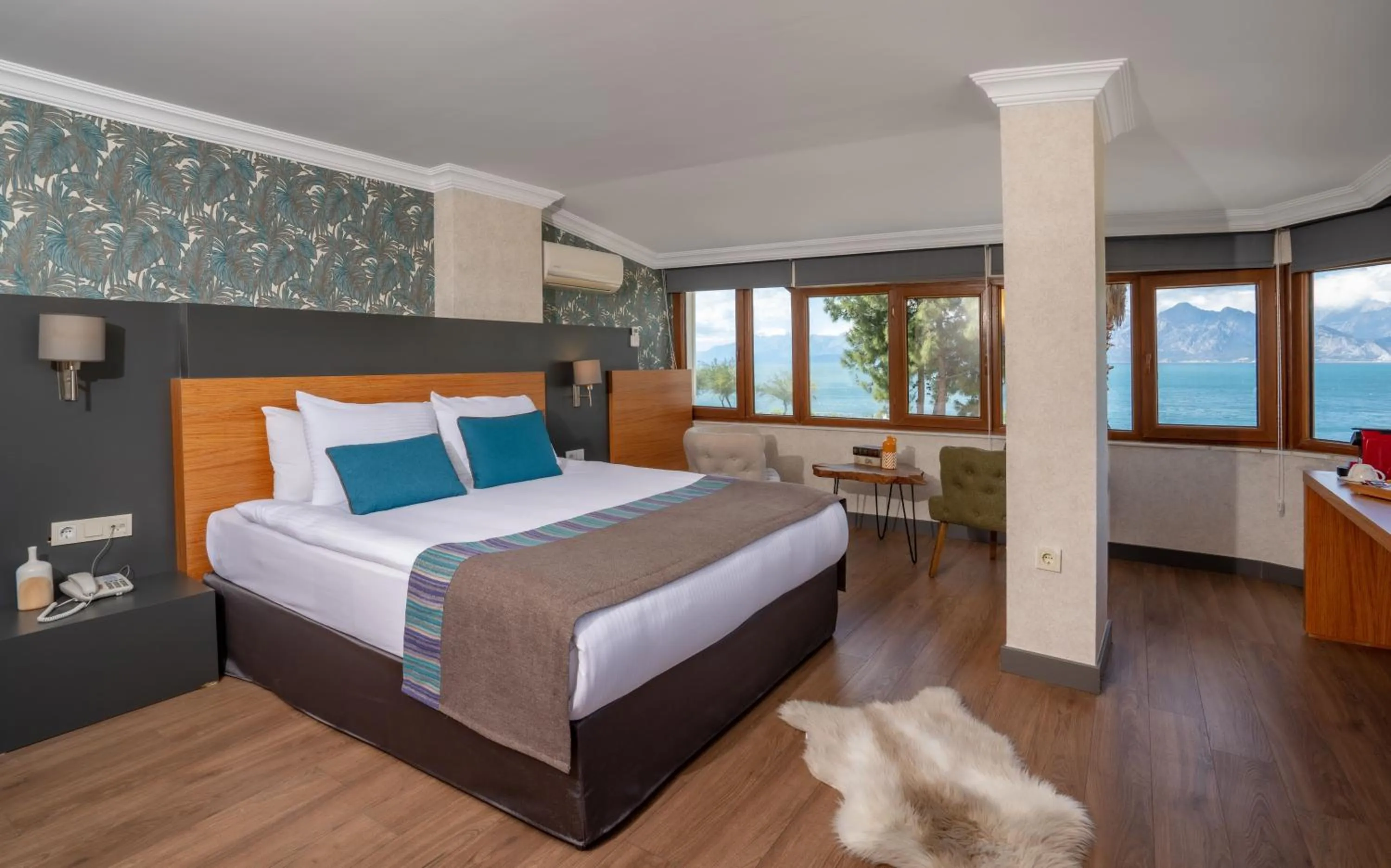 Photo of the whole room, Bed in Qinn Hotel