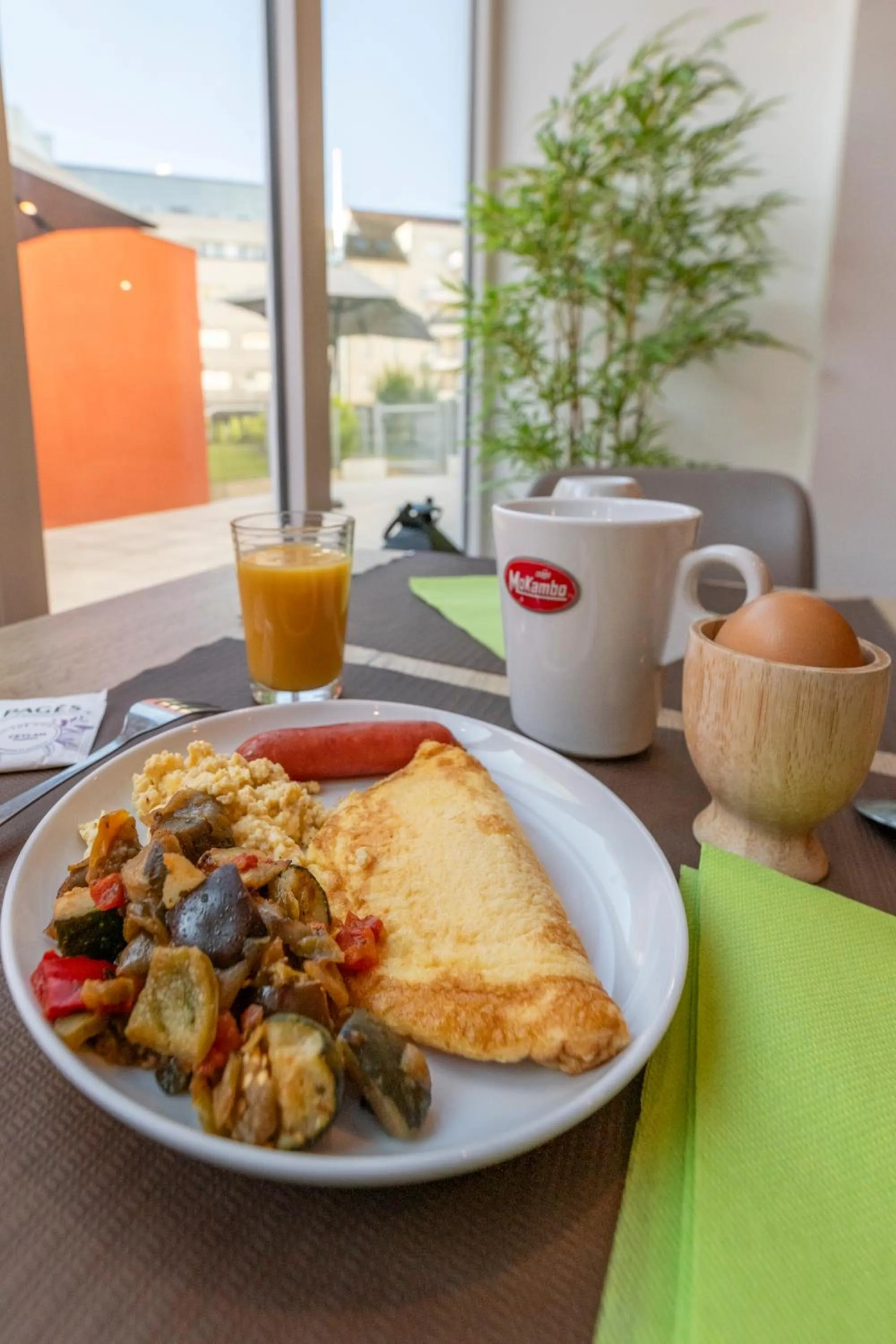 Breakfast in Lagrange Apart Hôtel Mulhouse Saint Sauveur