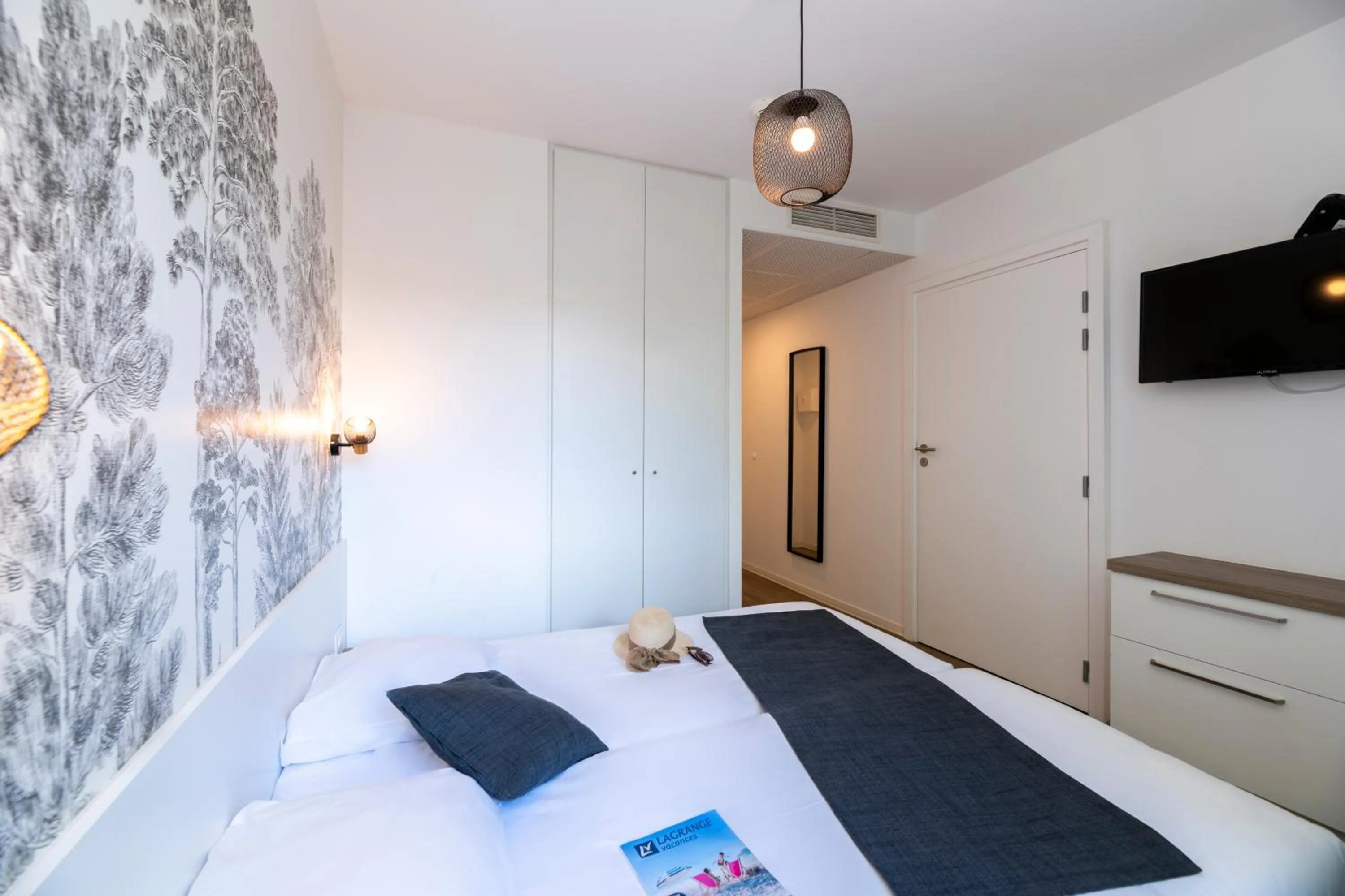 Photo of the whole room, Bed in Lagrange Apart Hôtel Mulhouse Saint Sauveur