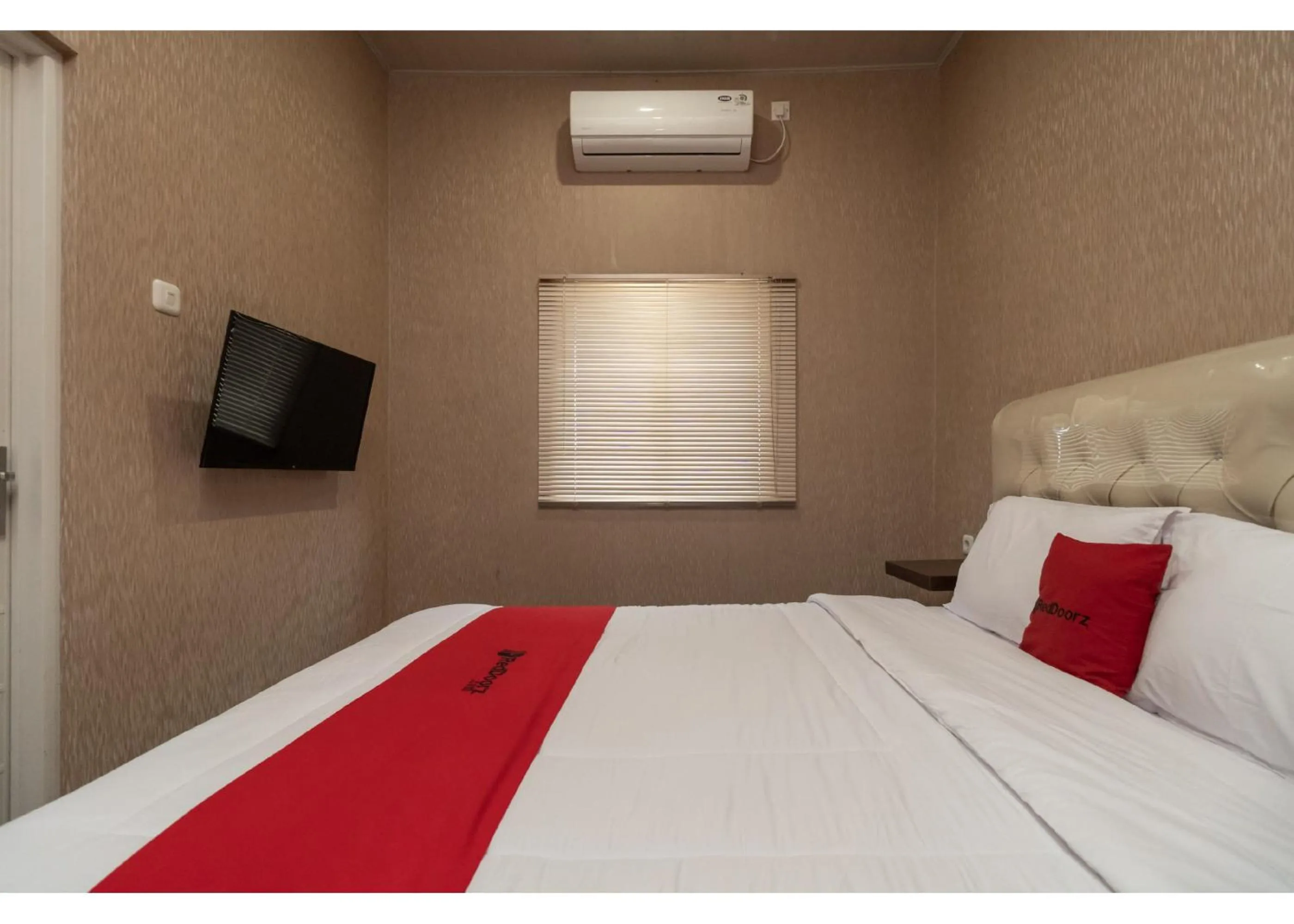 Bed in RedDoorz @ Jalan Srikandi Pekanbaru