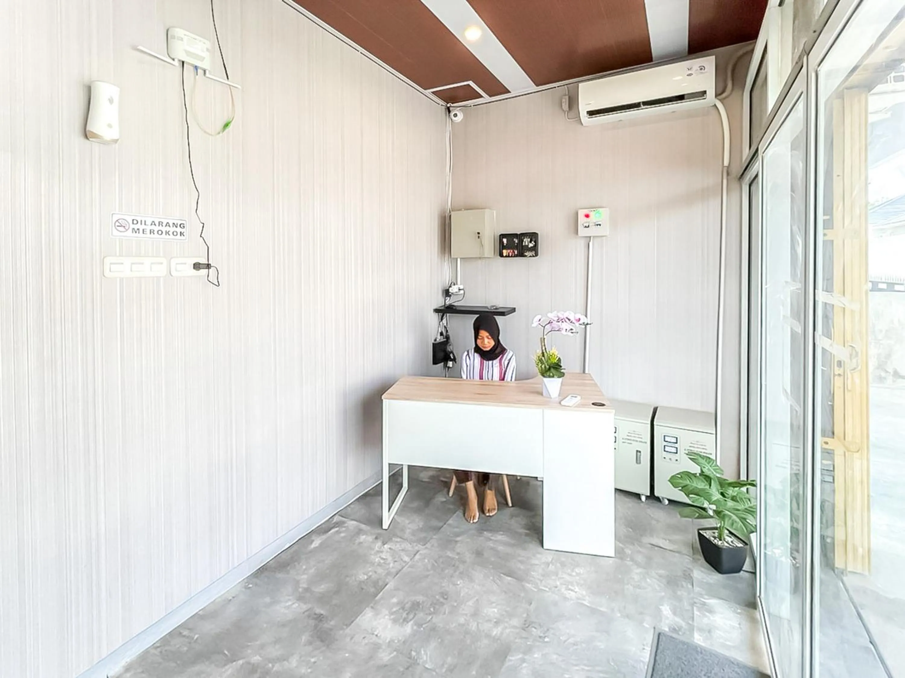 Lobby or reception in RedDoorz @ Jalan Srikandi Pekanbaru