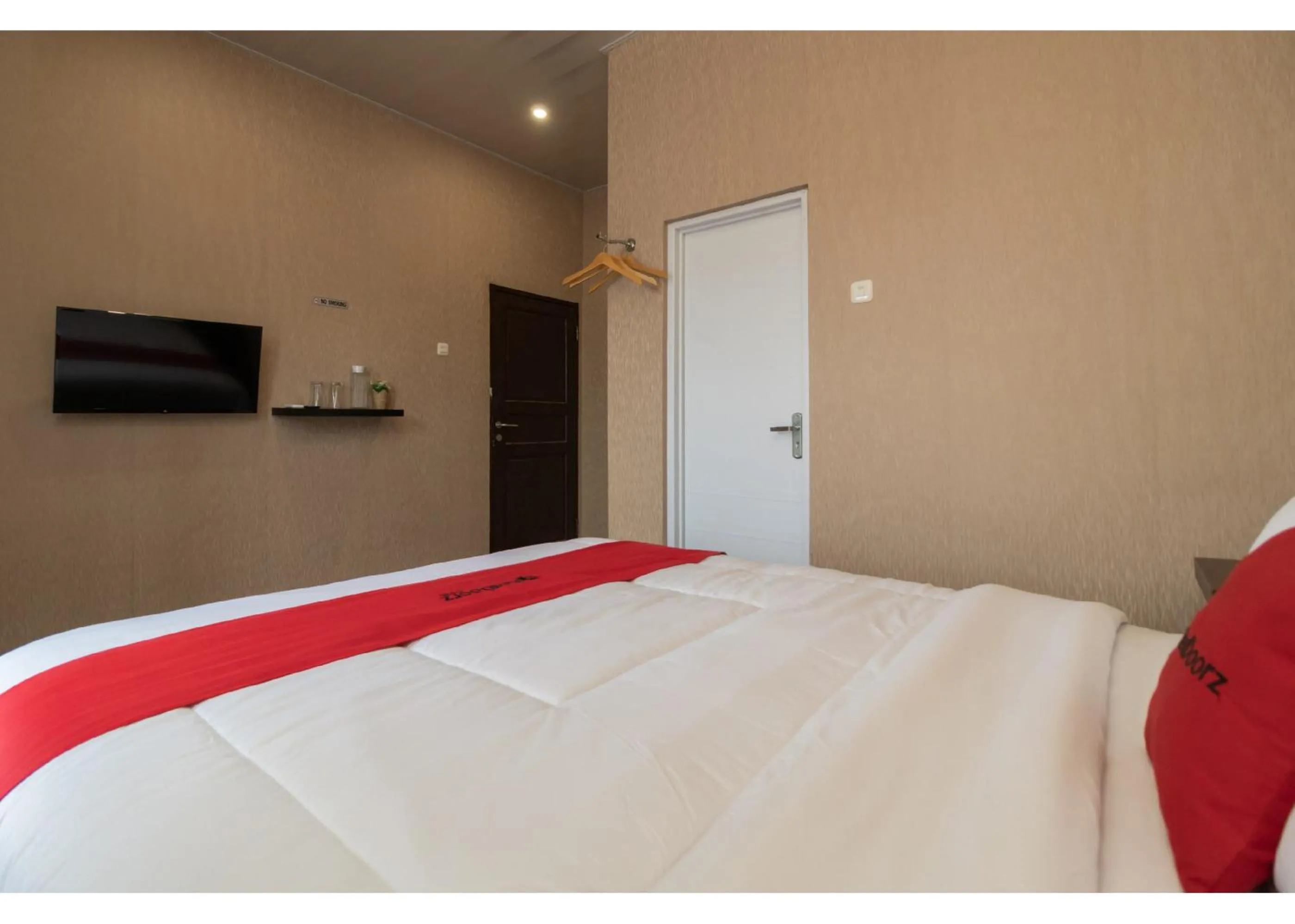 Bed in RedDoorz @ Jalan Srikandi Pekanbaru