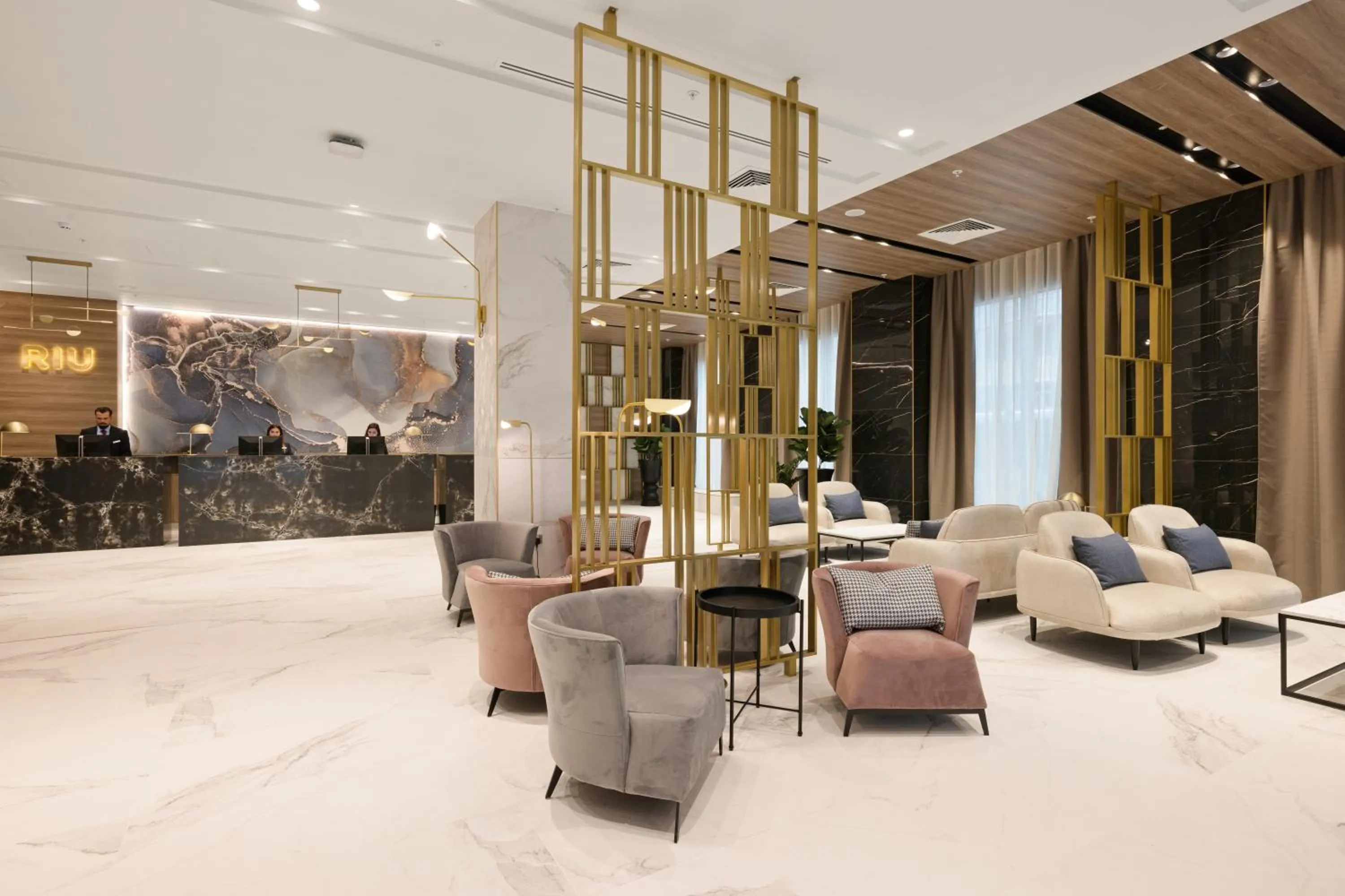 Lobby or reception in Riu Plaza London Victoria