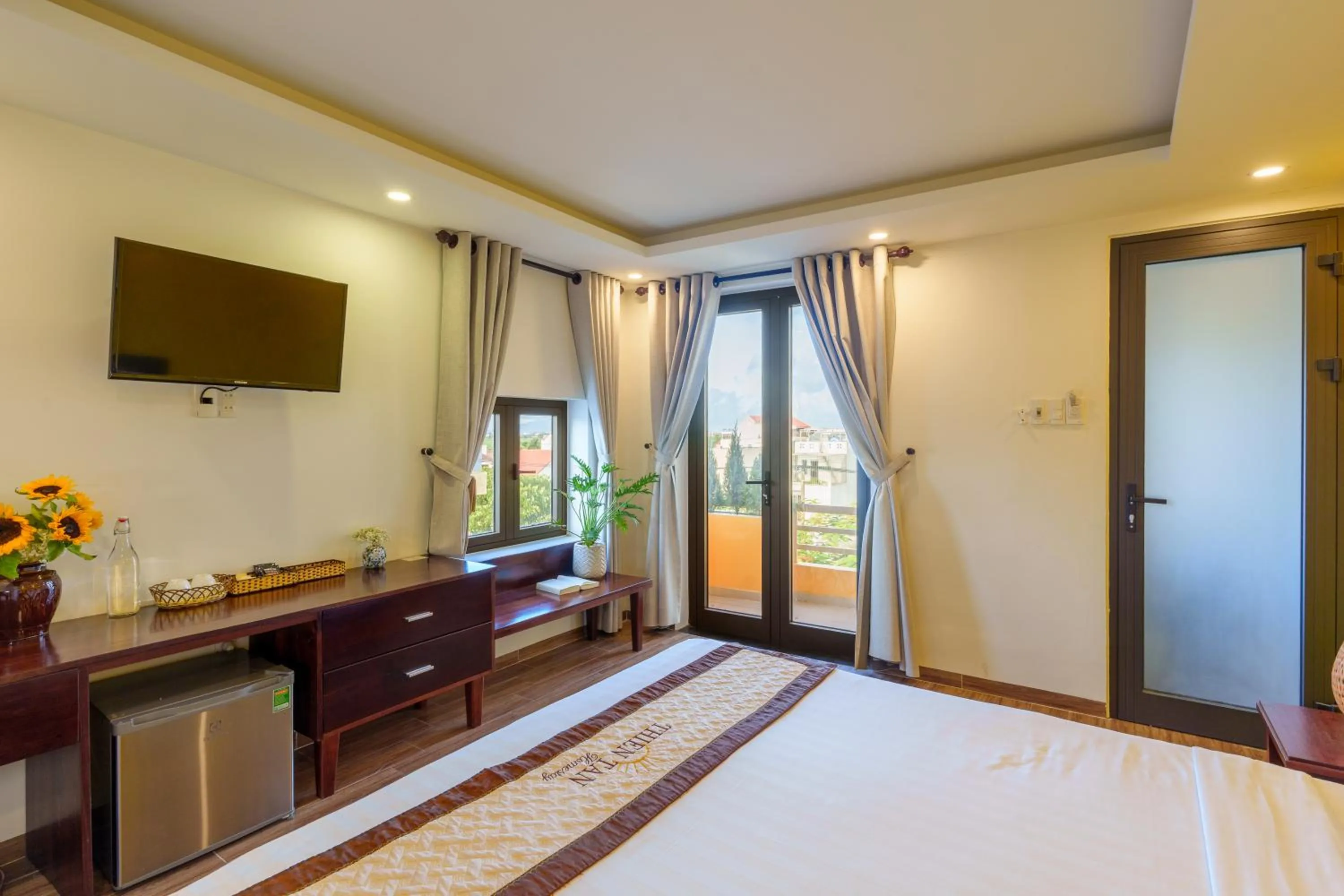 Bed in Thien Tan Villa with Private Pool