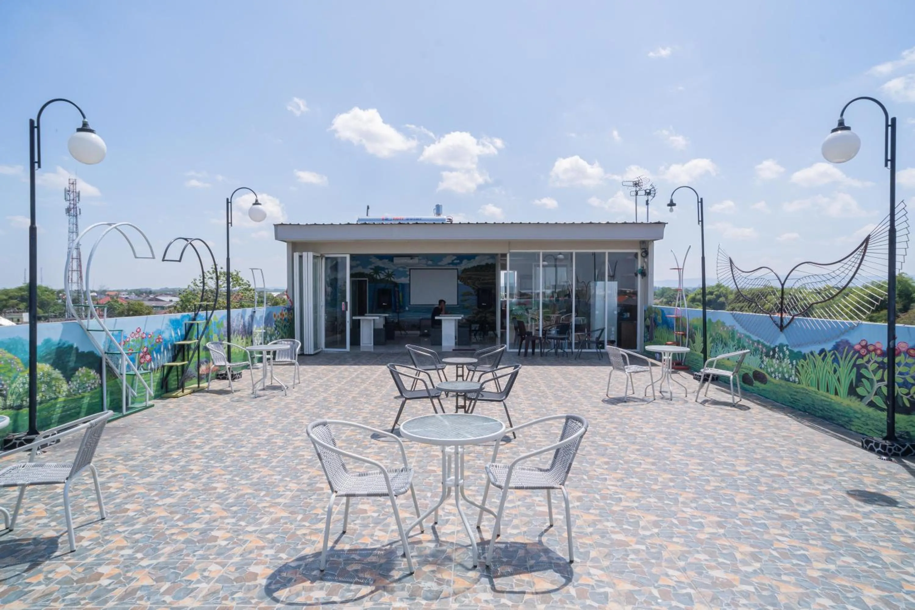 Balcony/Terrace in RedDoorz Plus @ Jalan Pemuda Timur Bojonegoro