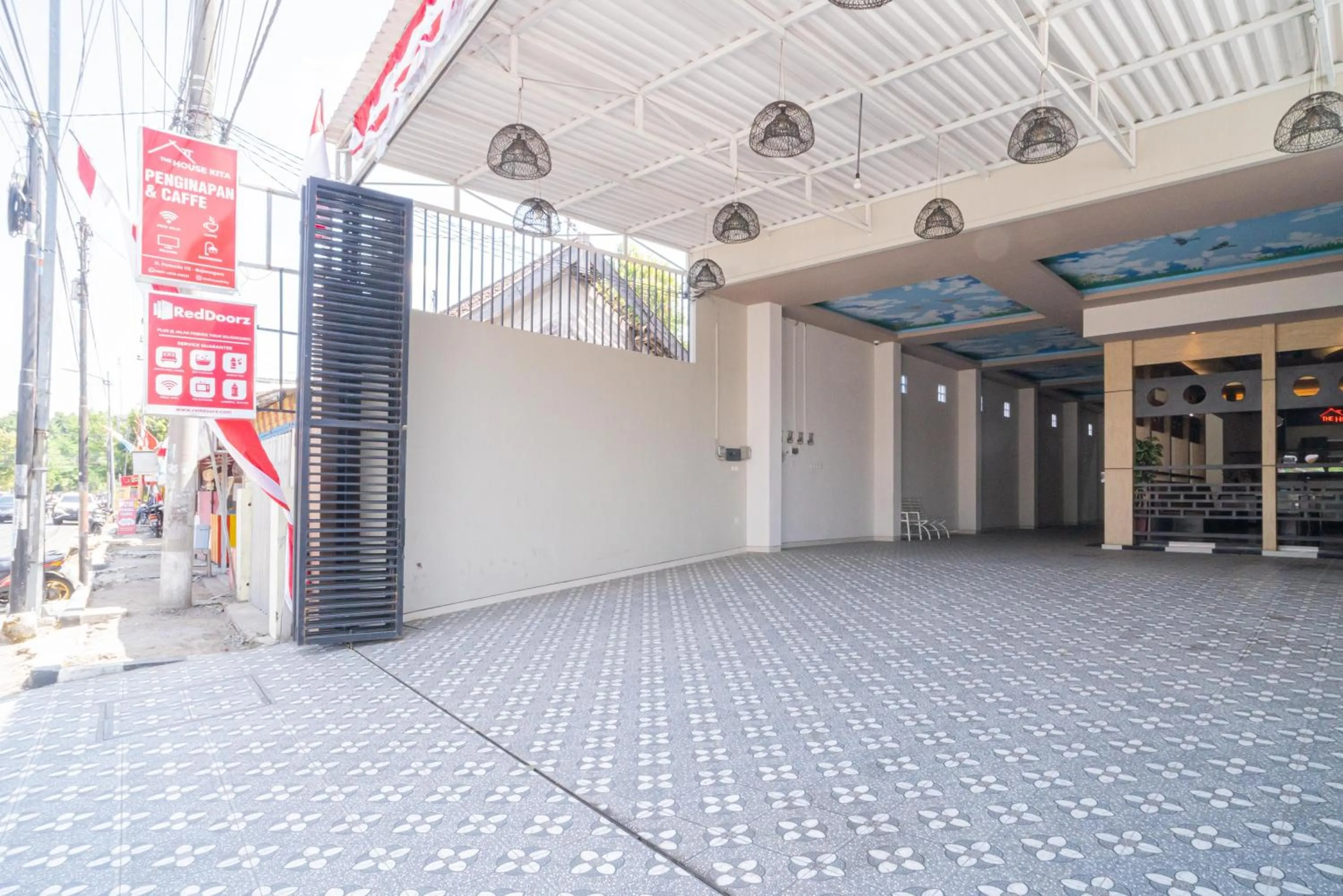 Property logo or sign in RedDoorz Plus @ Jalan Pemuda Timur Bojonegoro