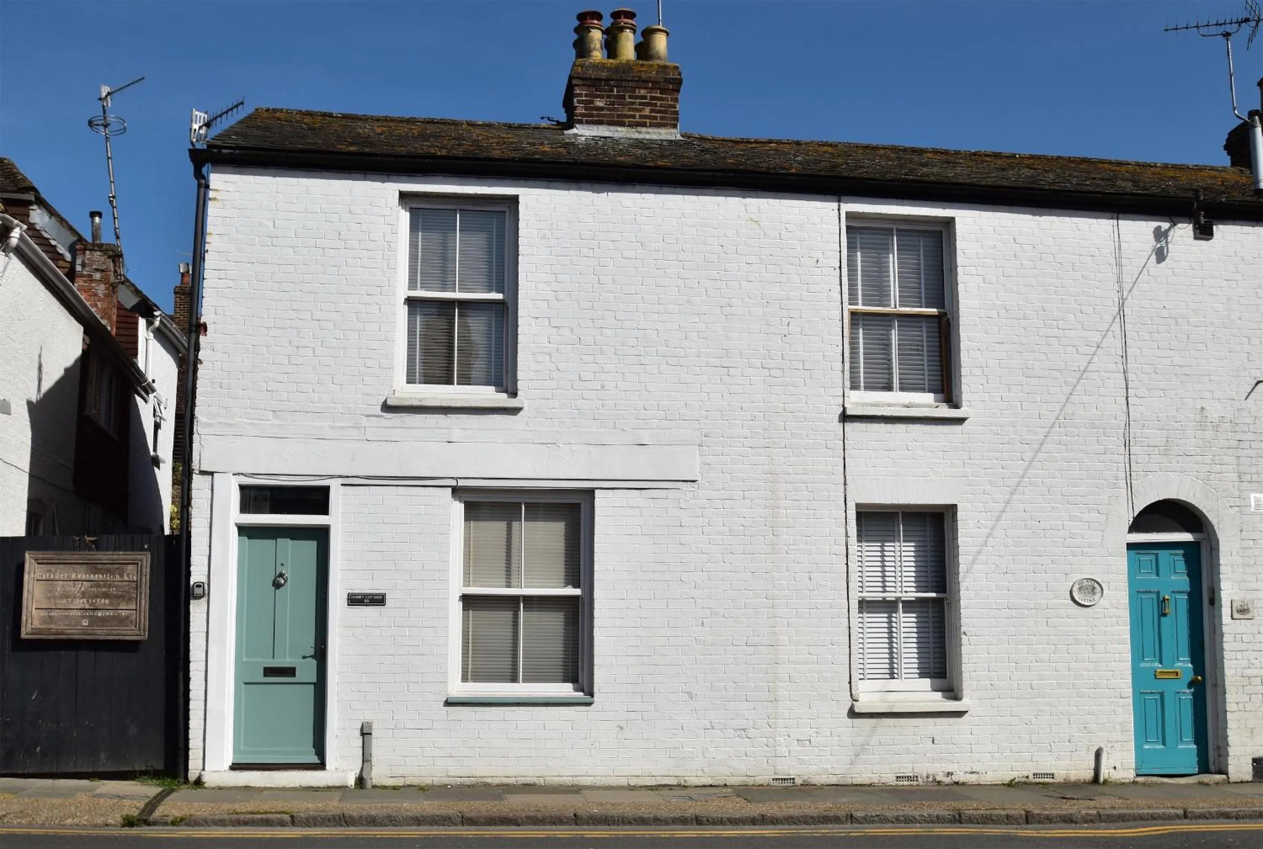 Facade/entrance in Honey Cottage
