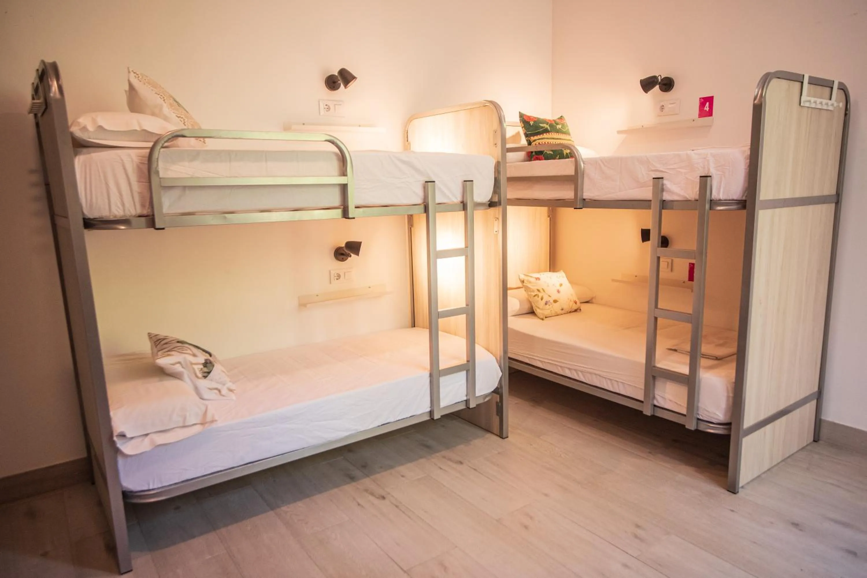 bunk bed, Bed in La Flamenka Hostel