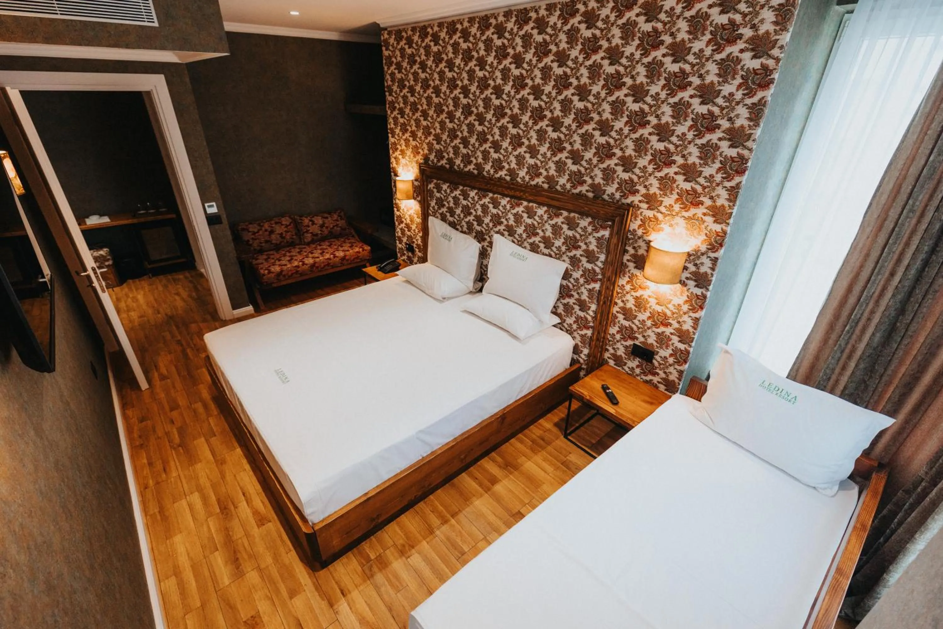 Bedroom, Bed in Ledina Hotel