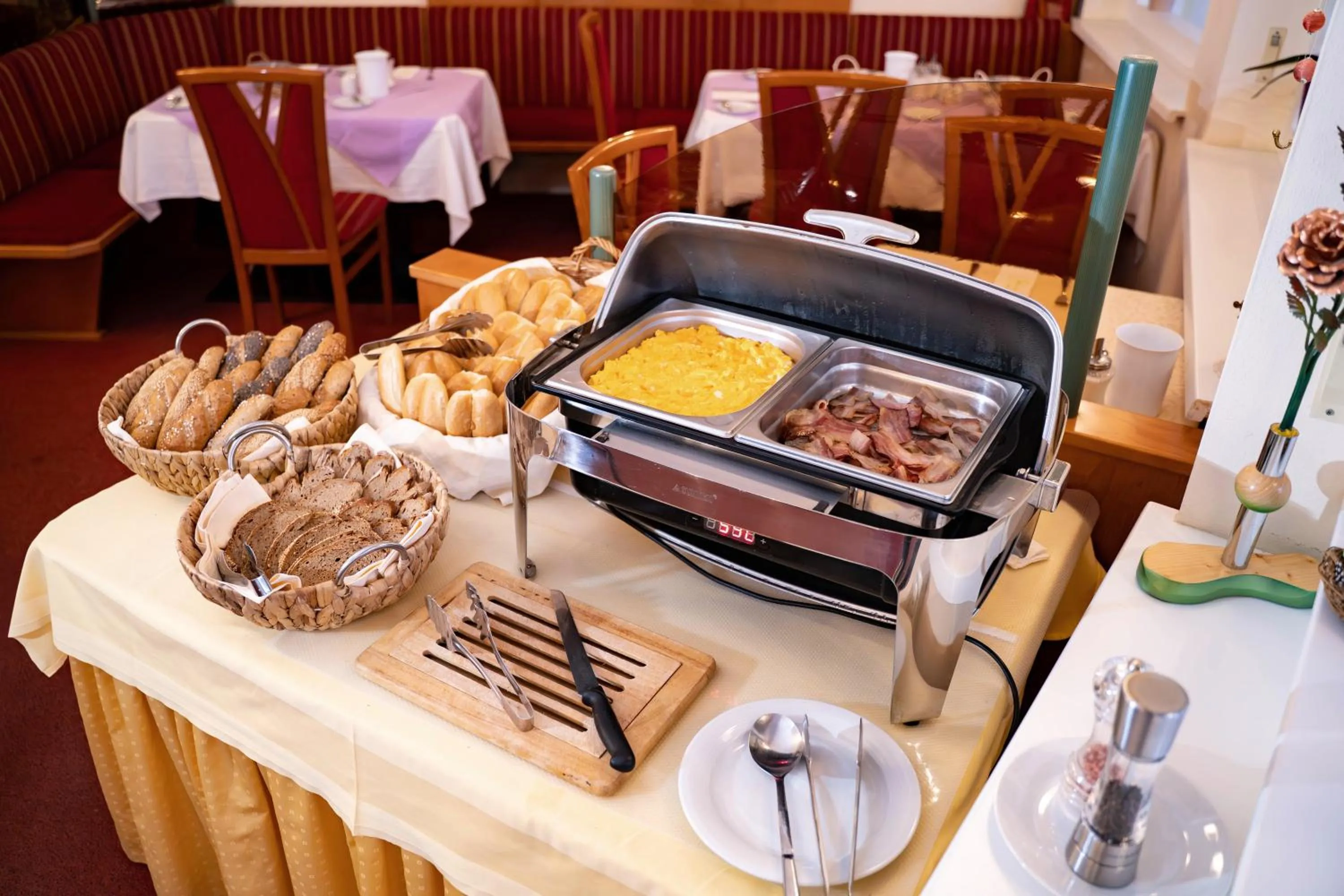 Buffet breakfast in Panoramahof Ziegler