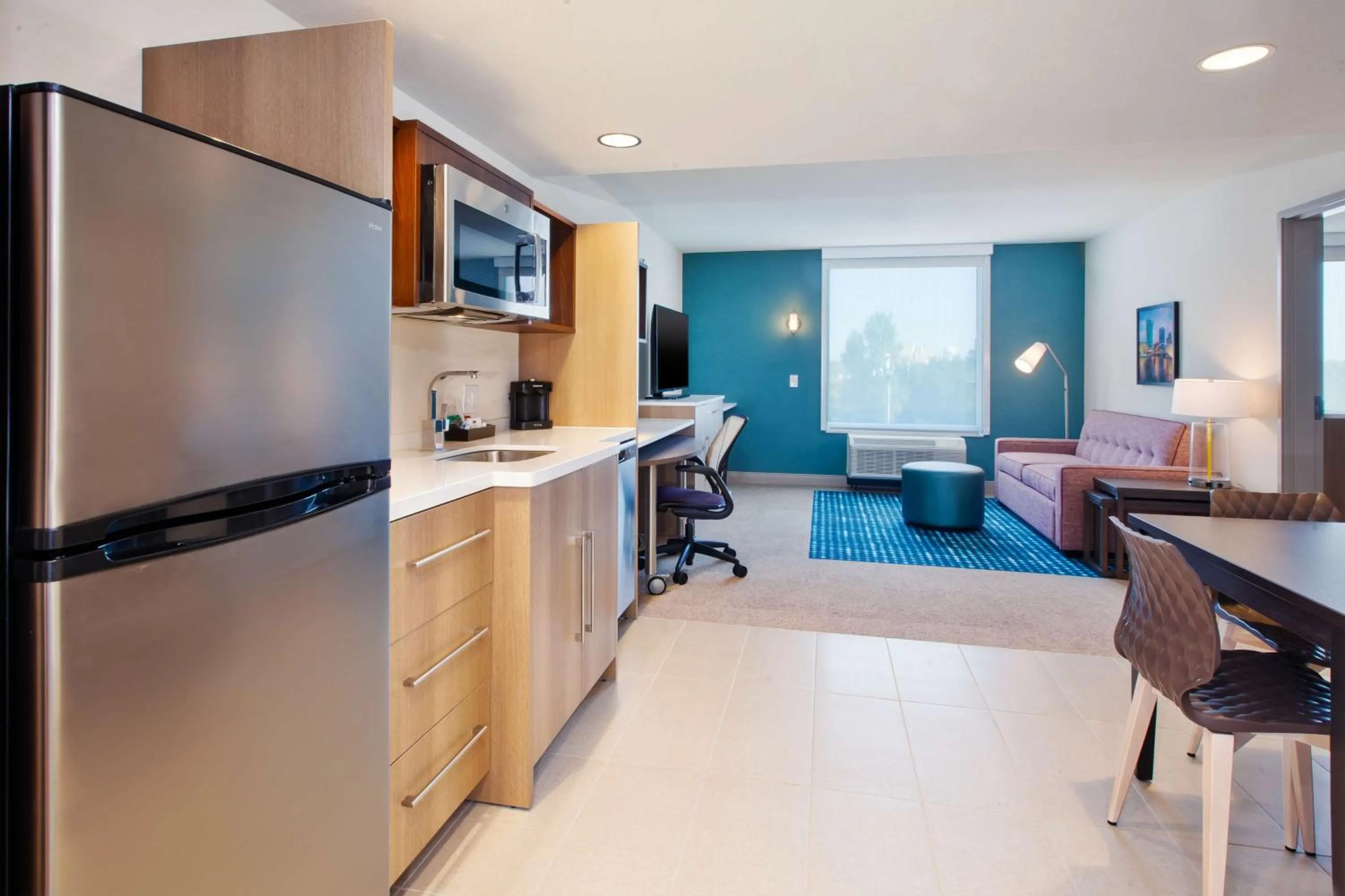 Kitchen or kitchenette in Home2 Suites By Hilton Grand Rapids South