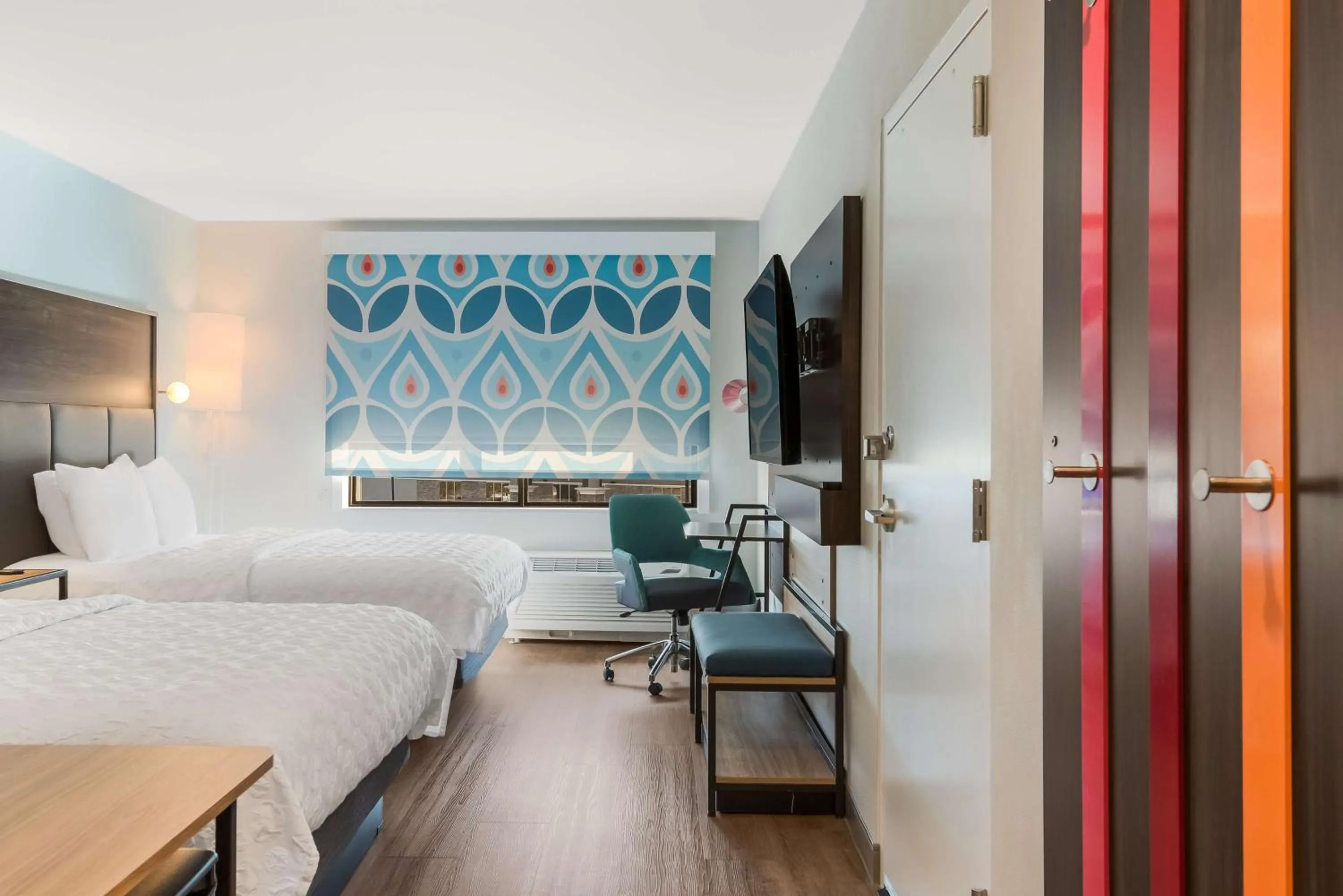 Bedroom, Bed in Tru By Hilton Greensboro, Nc