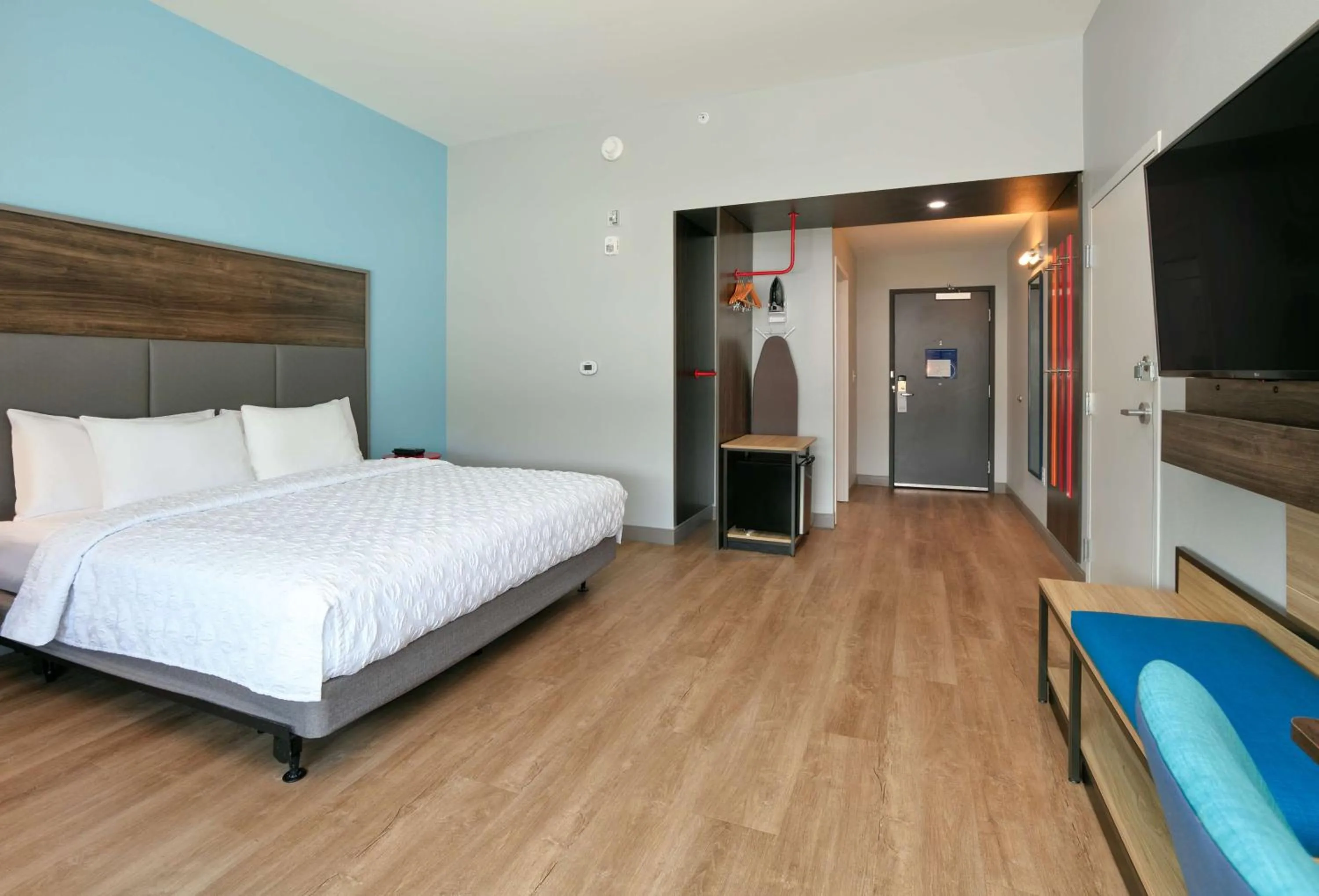 Bed in Tru By Hilton San Antonio At The Rim, Tx