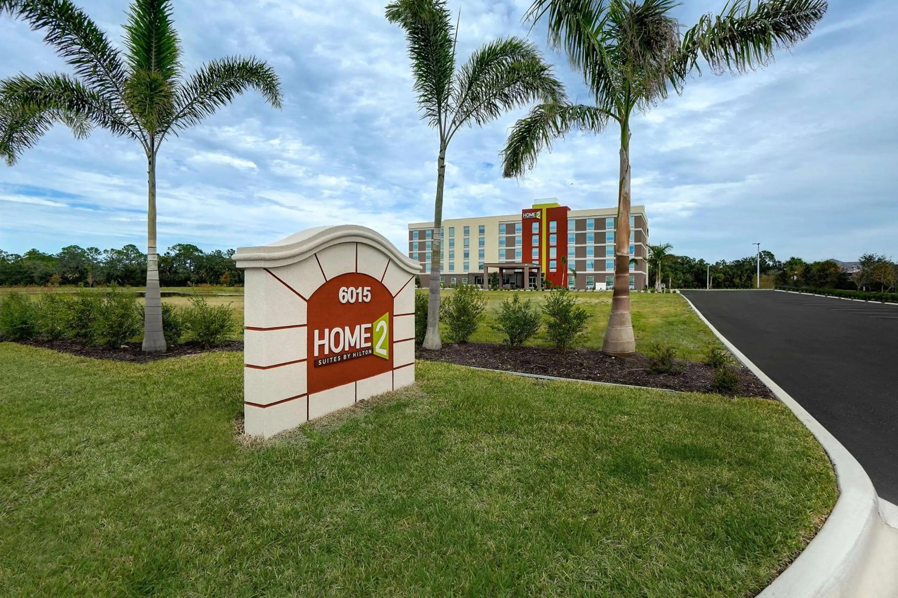 Property building in Home2 Suites By Hilton Lakewood Ranch