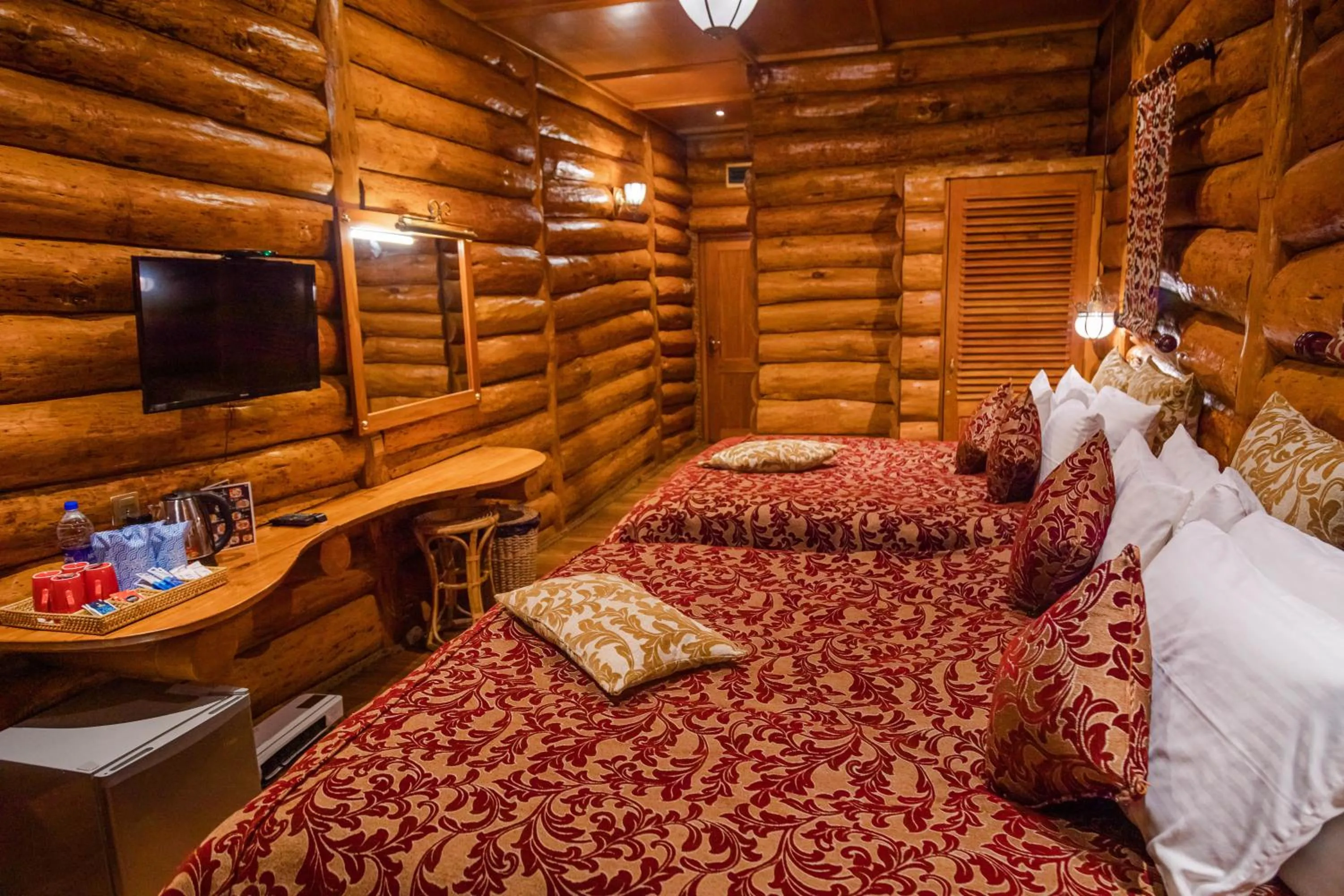 Bedroom, Bed in Queenswood Cottage