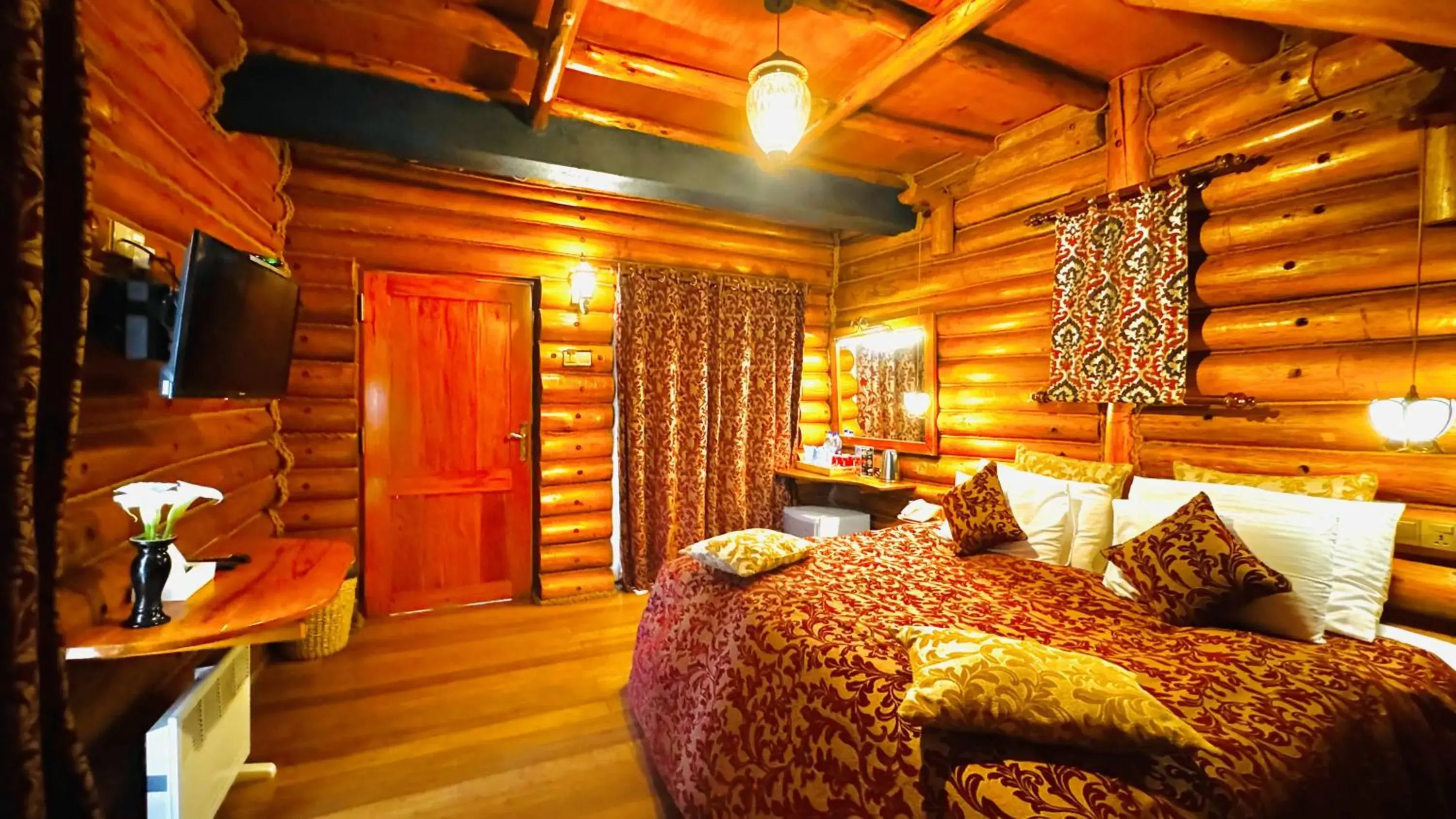 Deluxe Family Attic With Balcony - single occupancy in Queenswood Cottage Deluxe Family Attic With Balcony - single occupancy in Queenswood Cottage