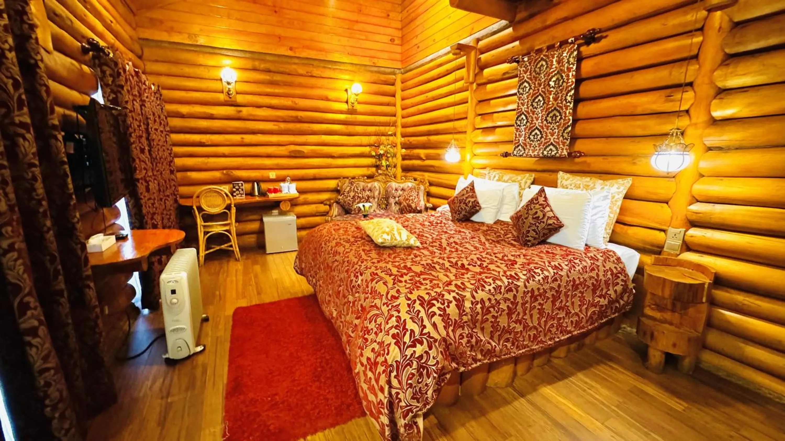 Bed in Queenswood Cottage