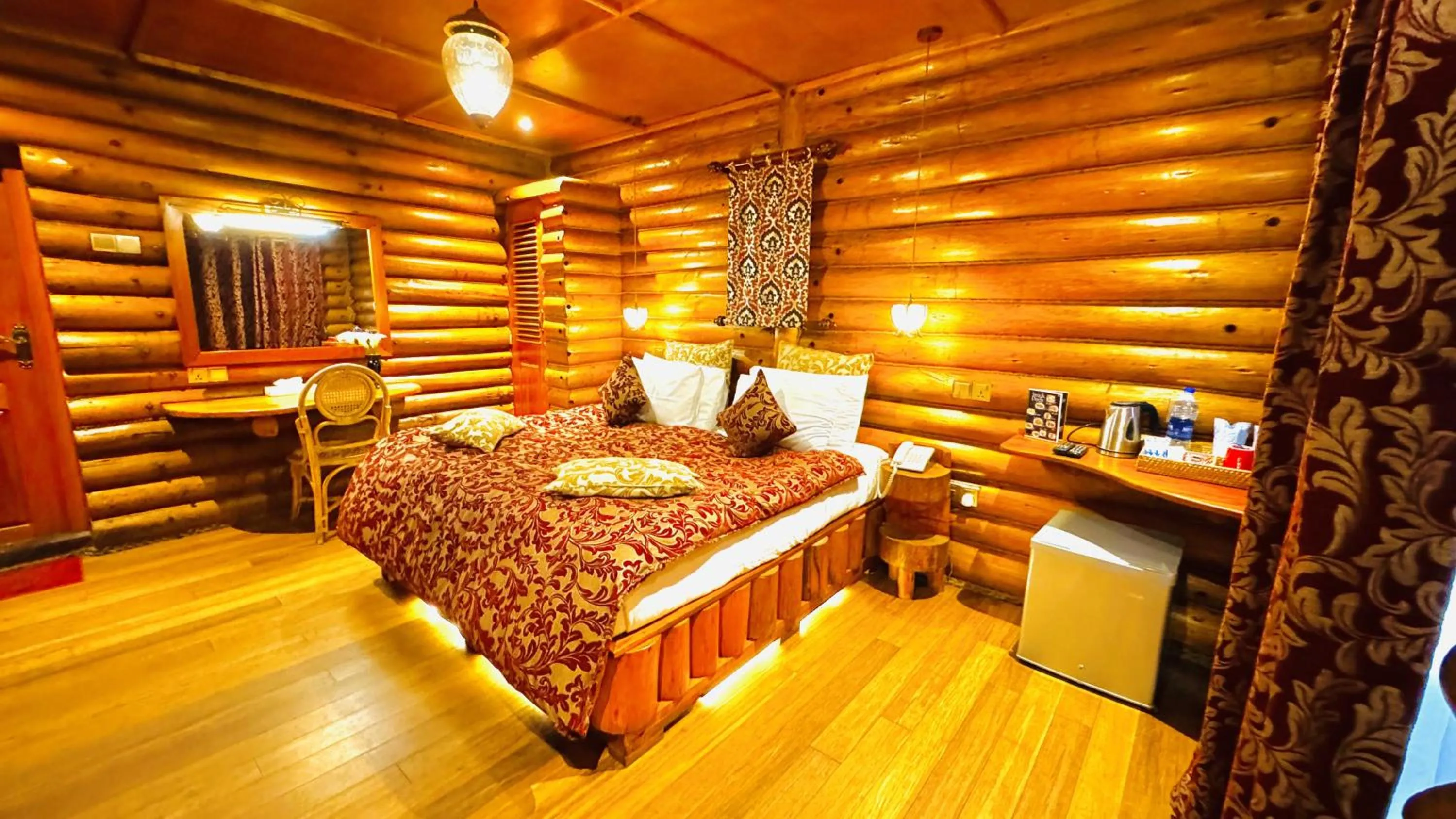 Photo of the whole room, Bed in Queenswood Cottage