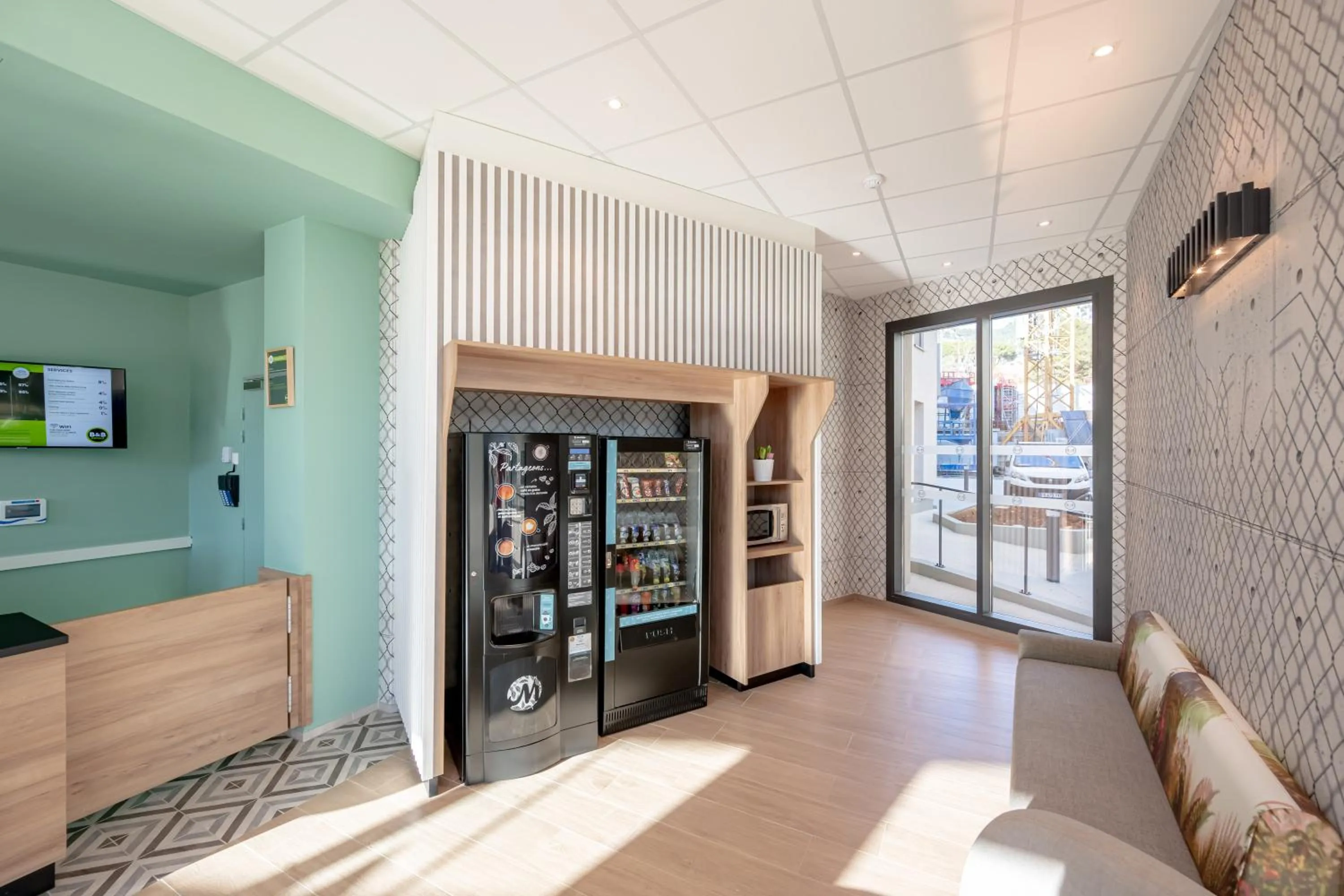 vending machine in B&B HOTEL Toulon Centre Gare