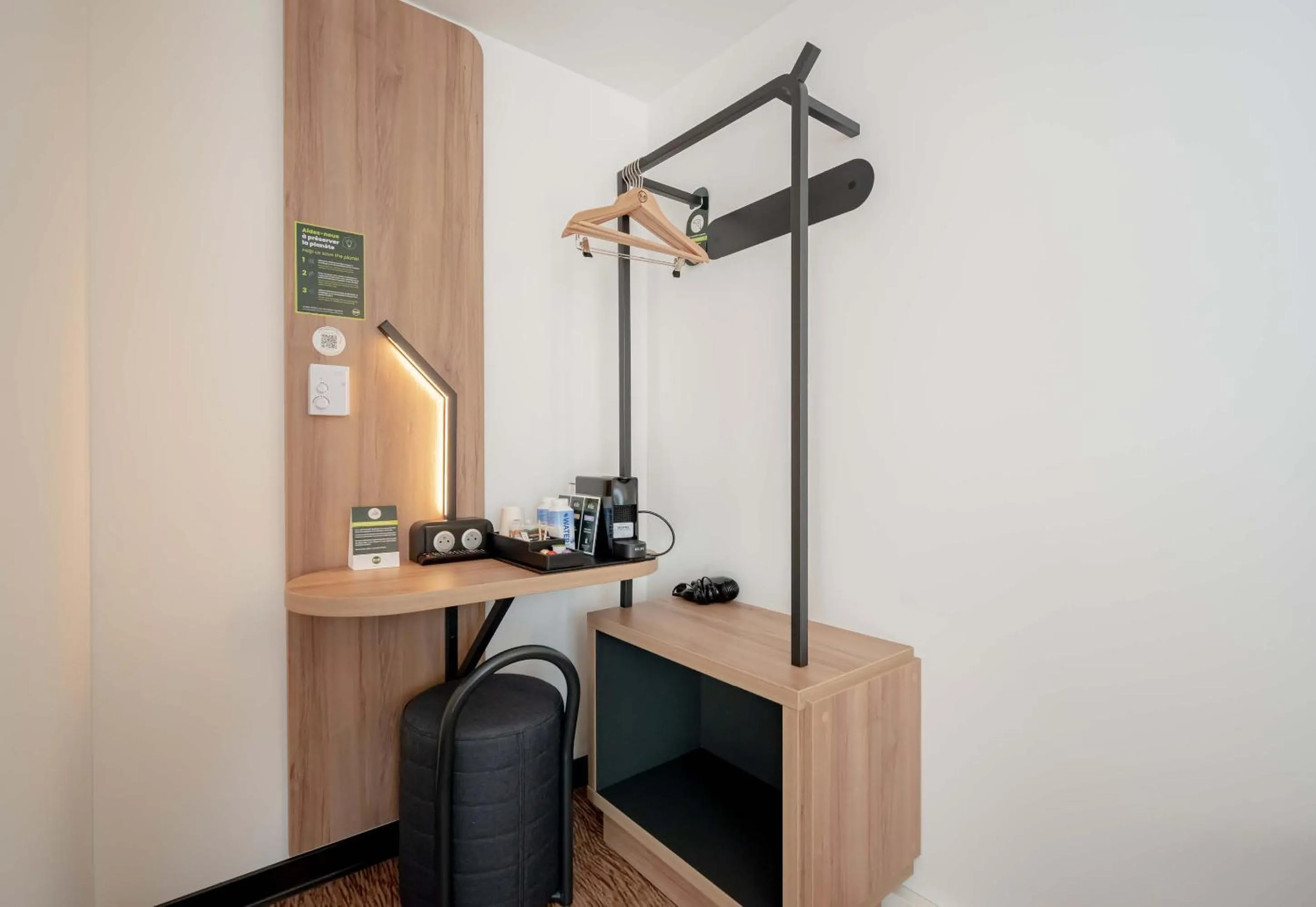 Bedroom in B&B HOTEL Toulon Centre Gare