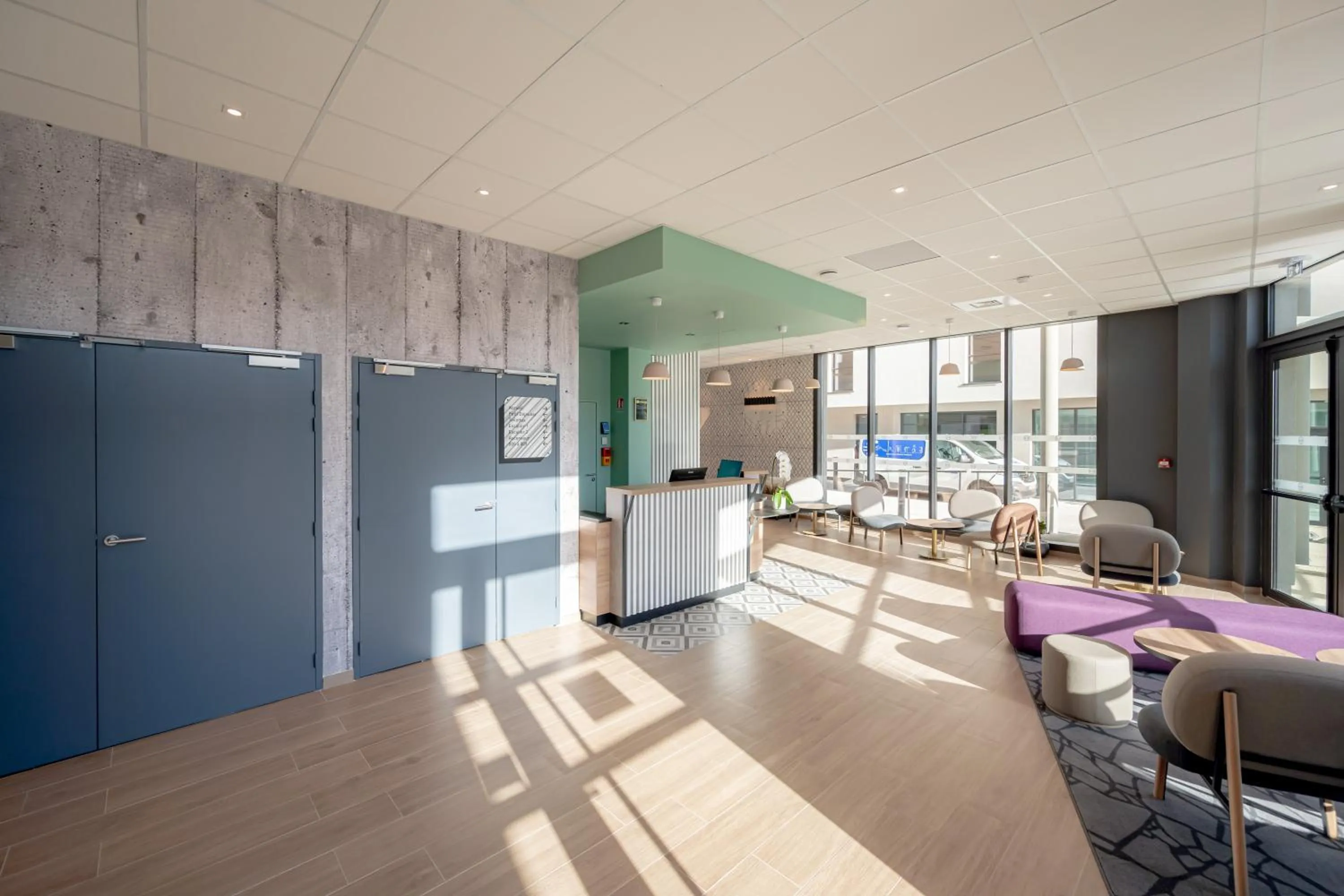 Lobby or reception in B&B HOTEL Toulon Centre Gare