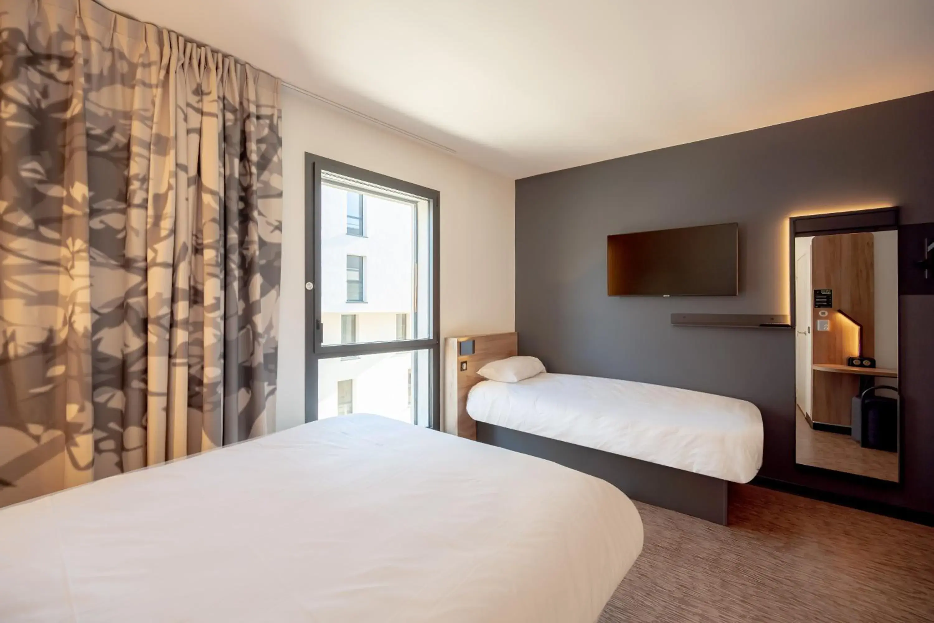 Triple Room in B&B HOTEL Toulon Centre Gare Triple Room in B&B HOTEL Toulon Centre Gare