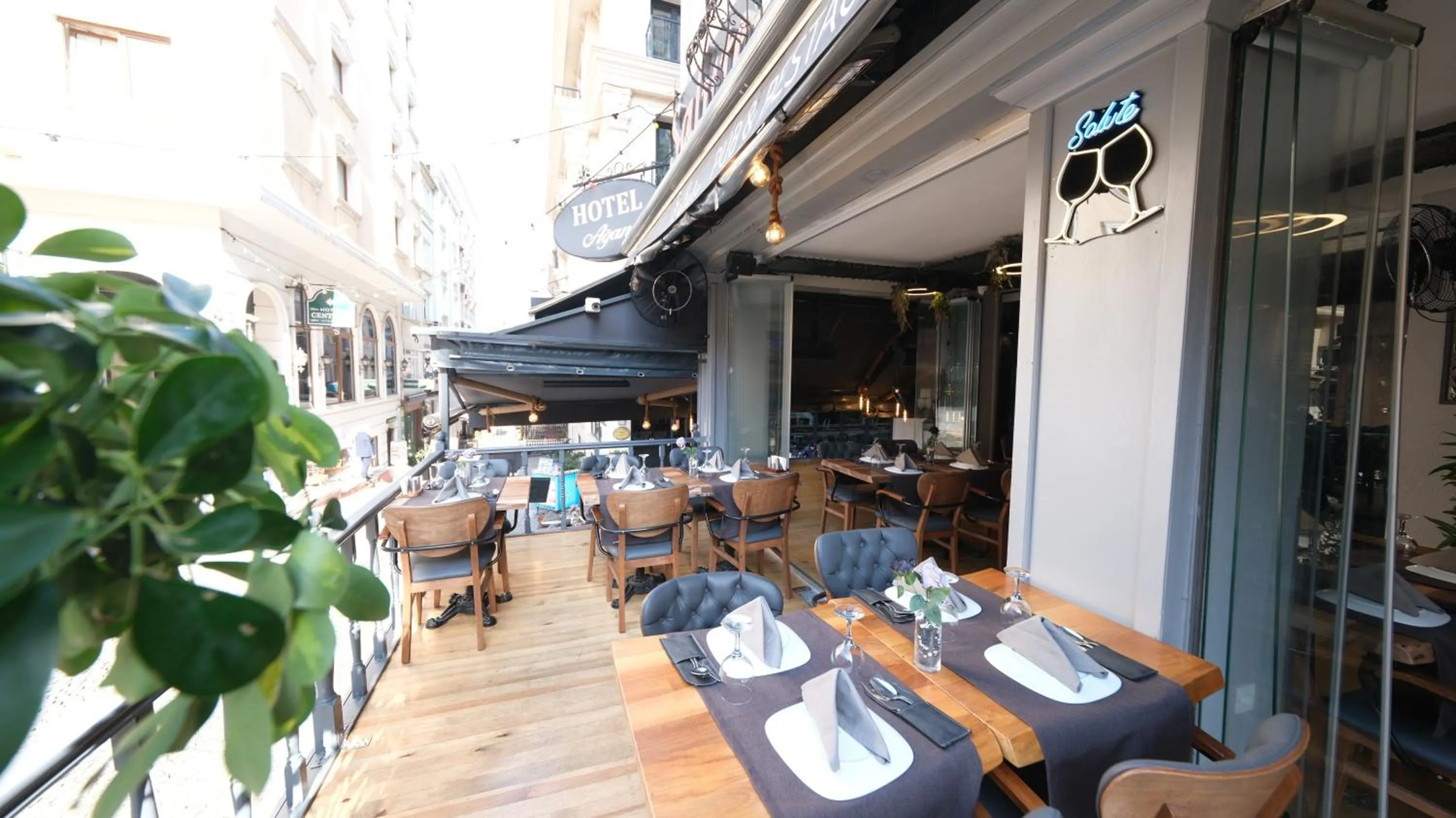 Restaurant/places to eat in Hotel Agan Oldcity Istanbul