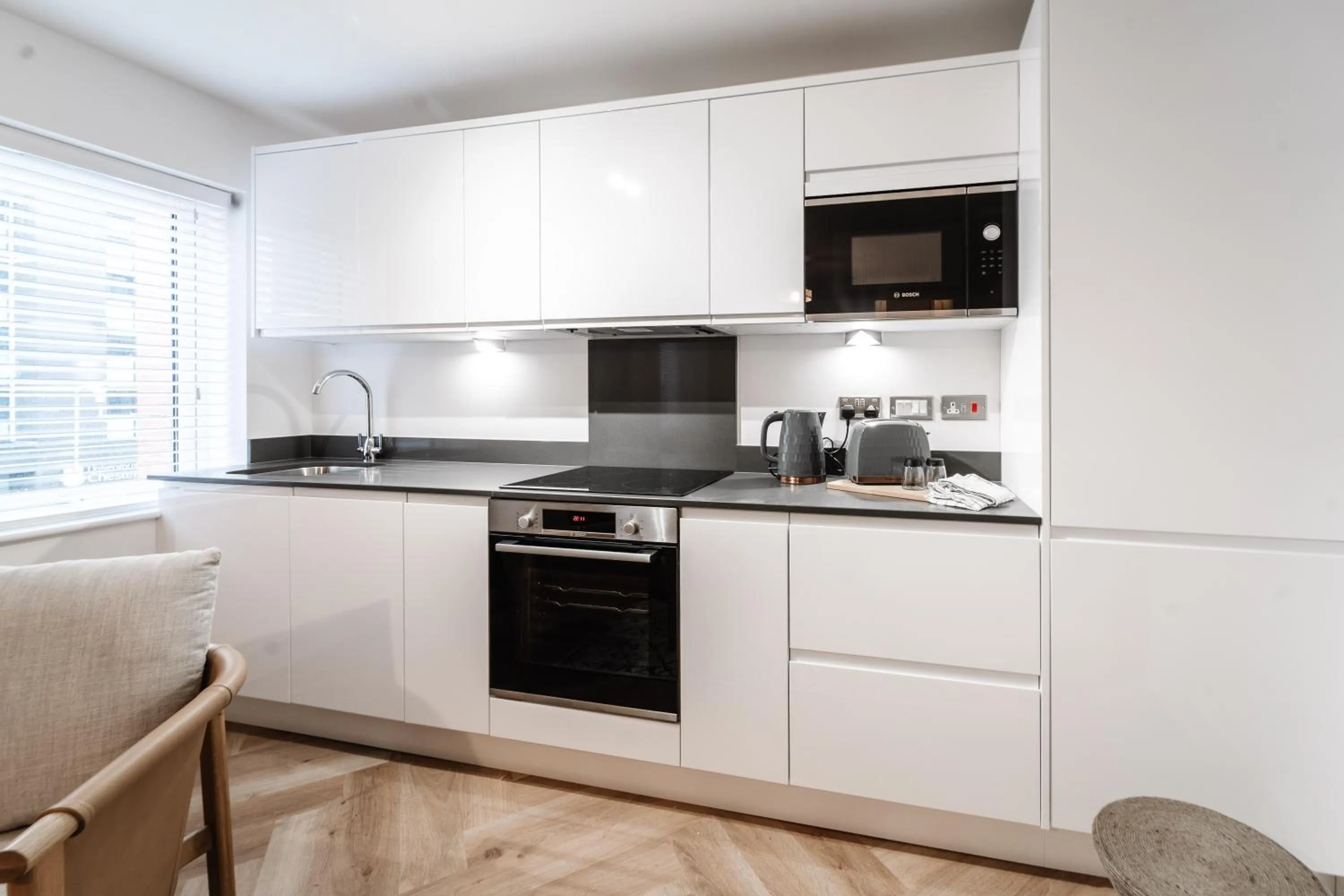 Kitchen or kitchenette in Royal House Stylish Apartments - Chester