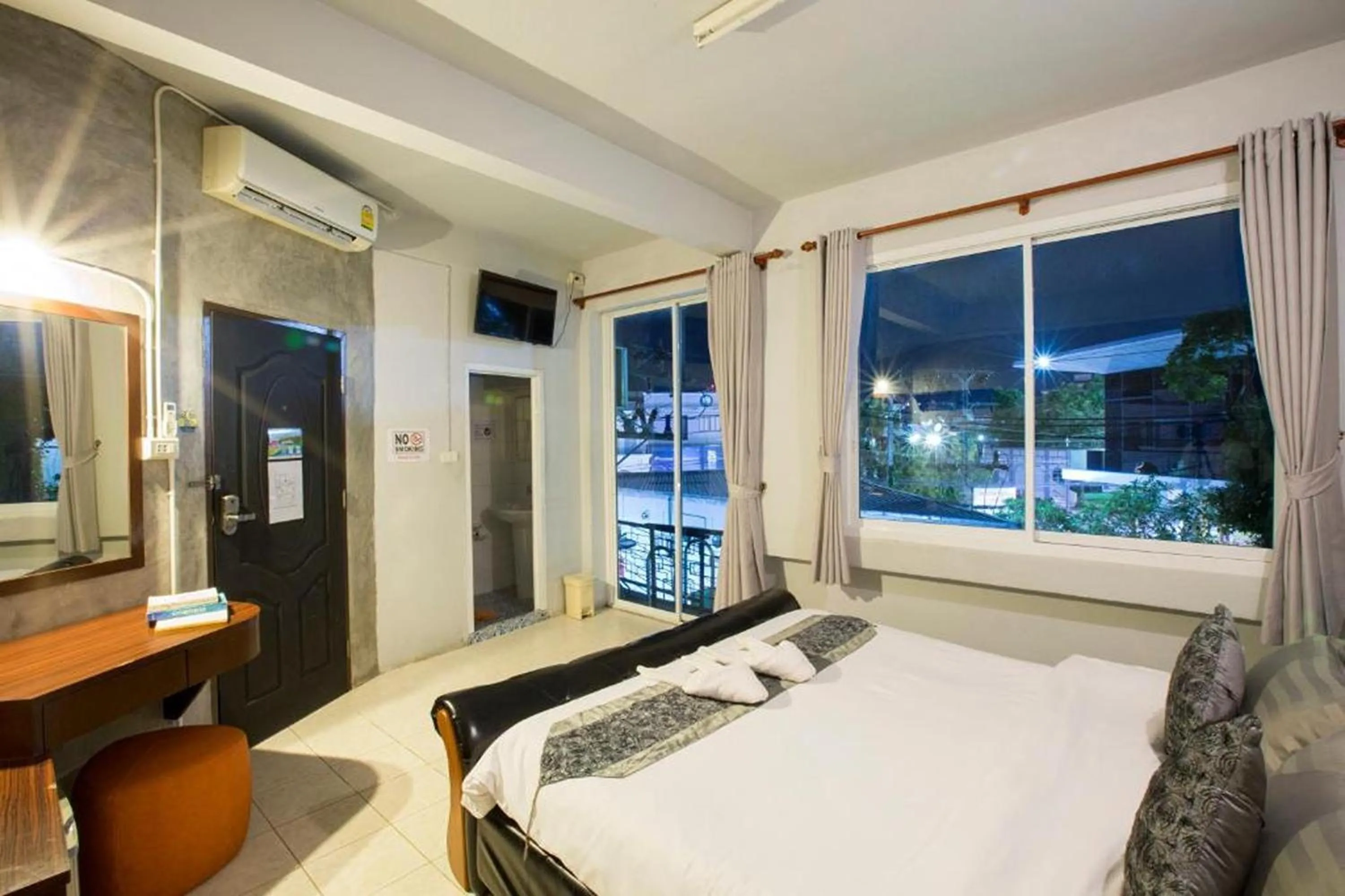Photo of the whole room, Bed in Beehive Phuket Old Town Hostel