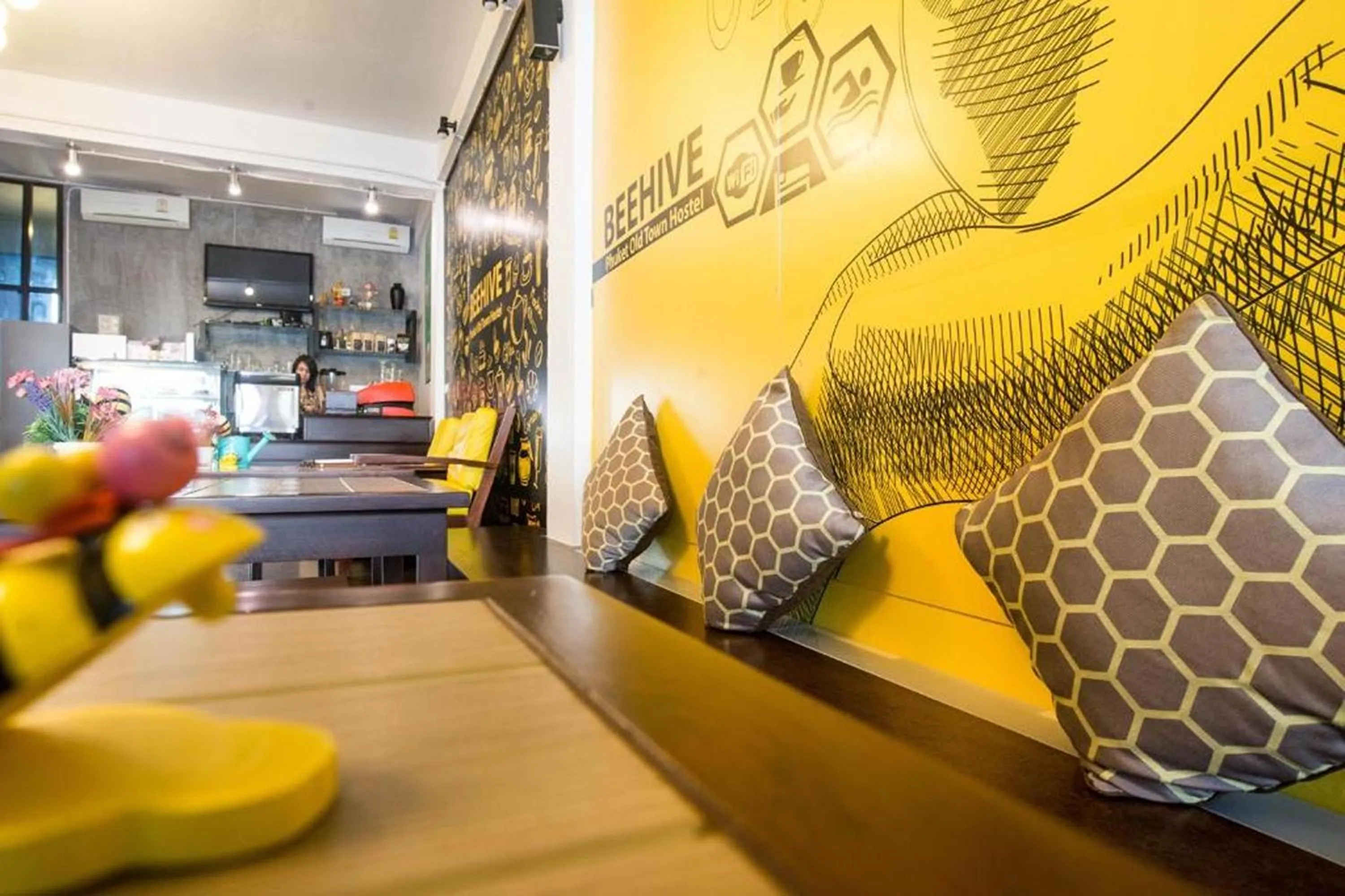 Lobby or reception in Beehive Phuket Old Town Hostel