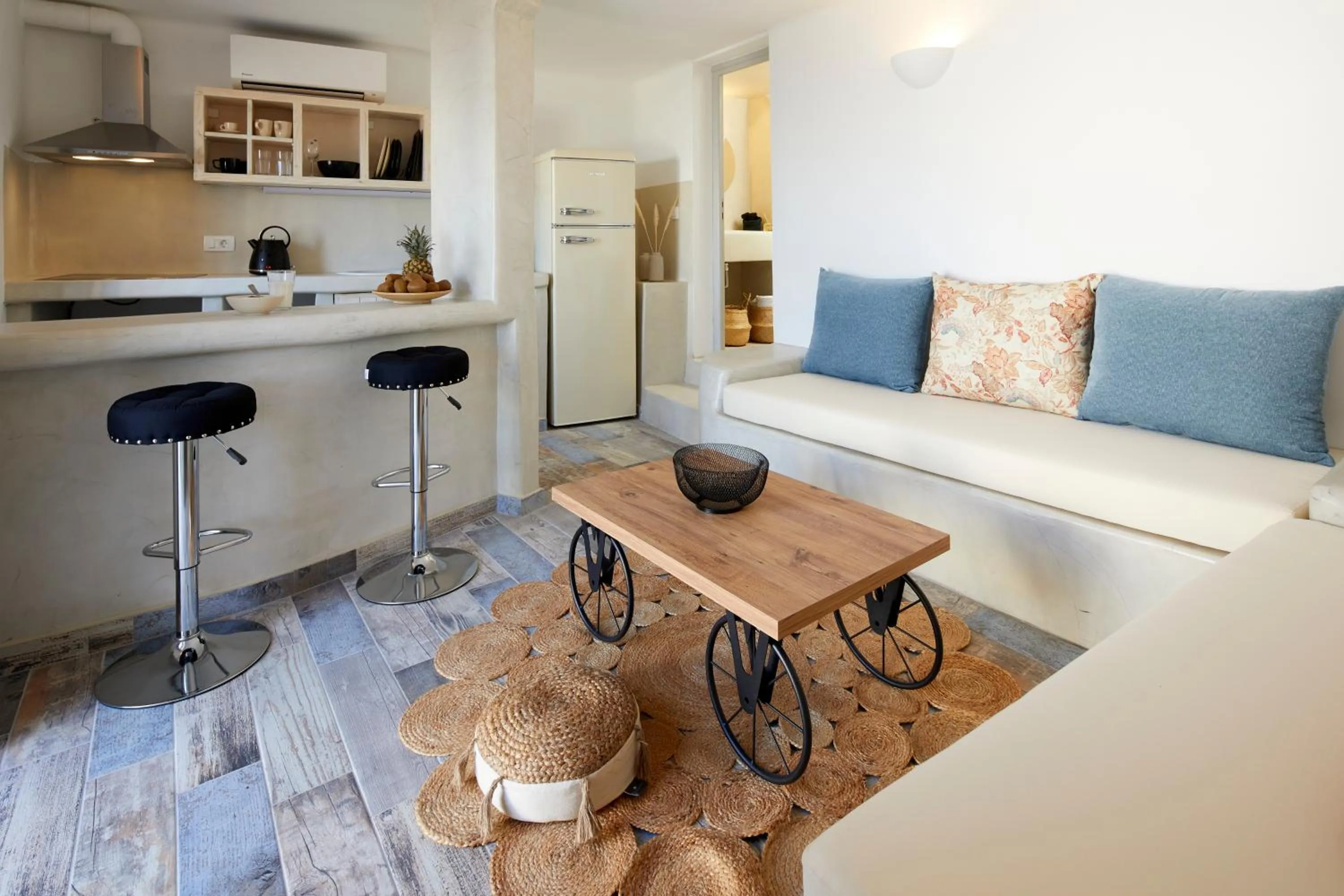 Kitchen or kitchenette in El Verano Suites