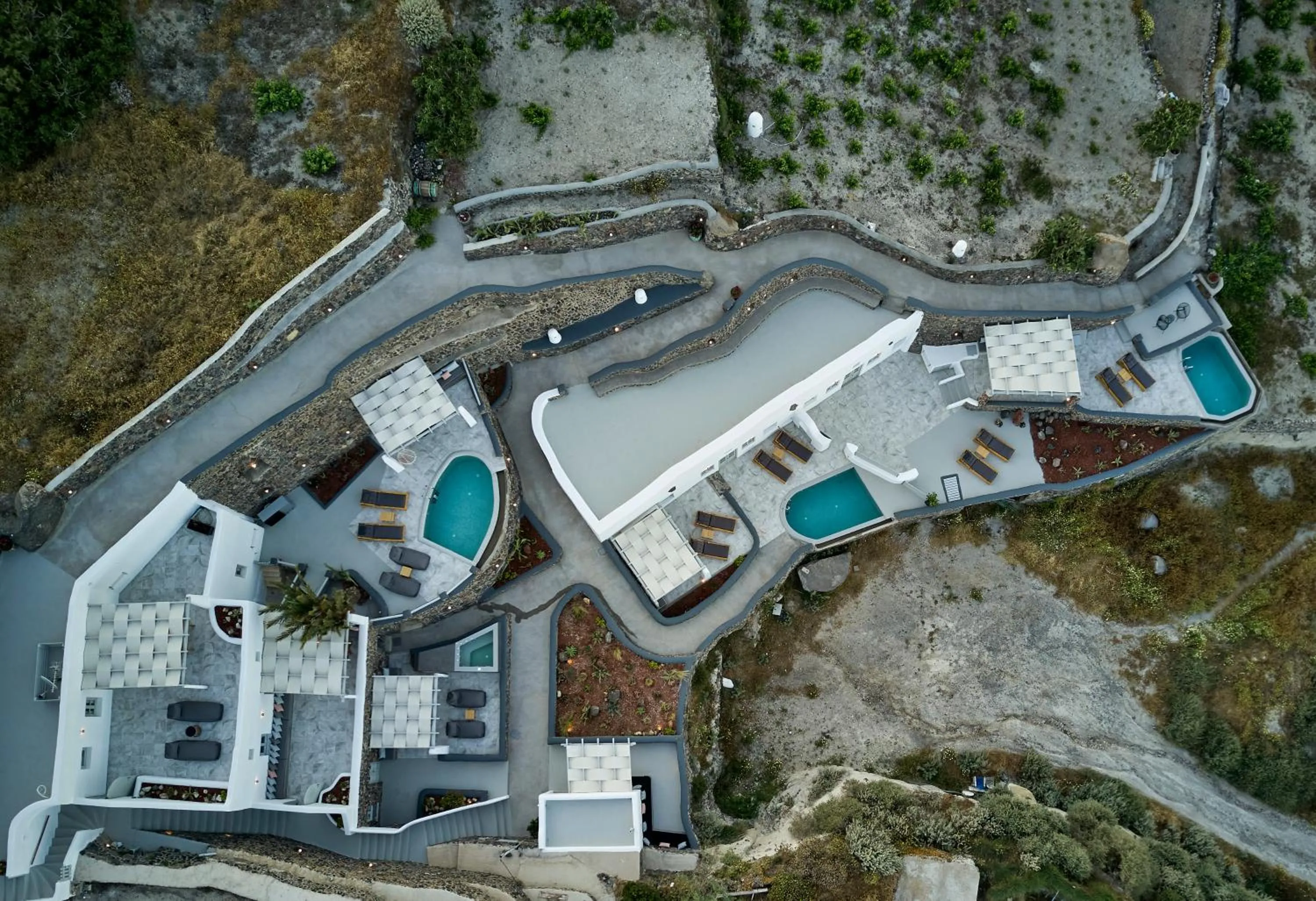 Property building in El Verano Suites