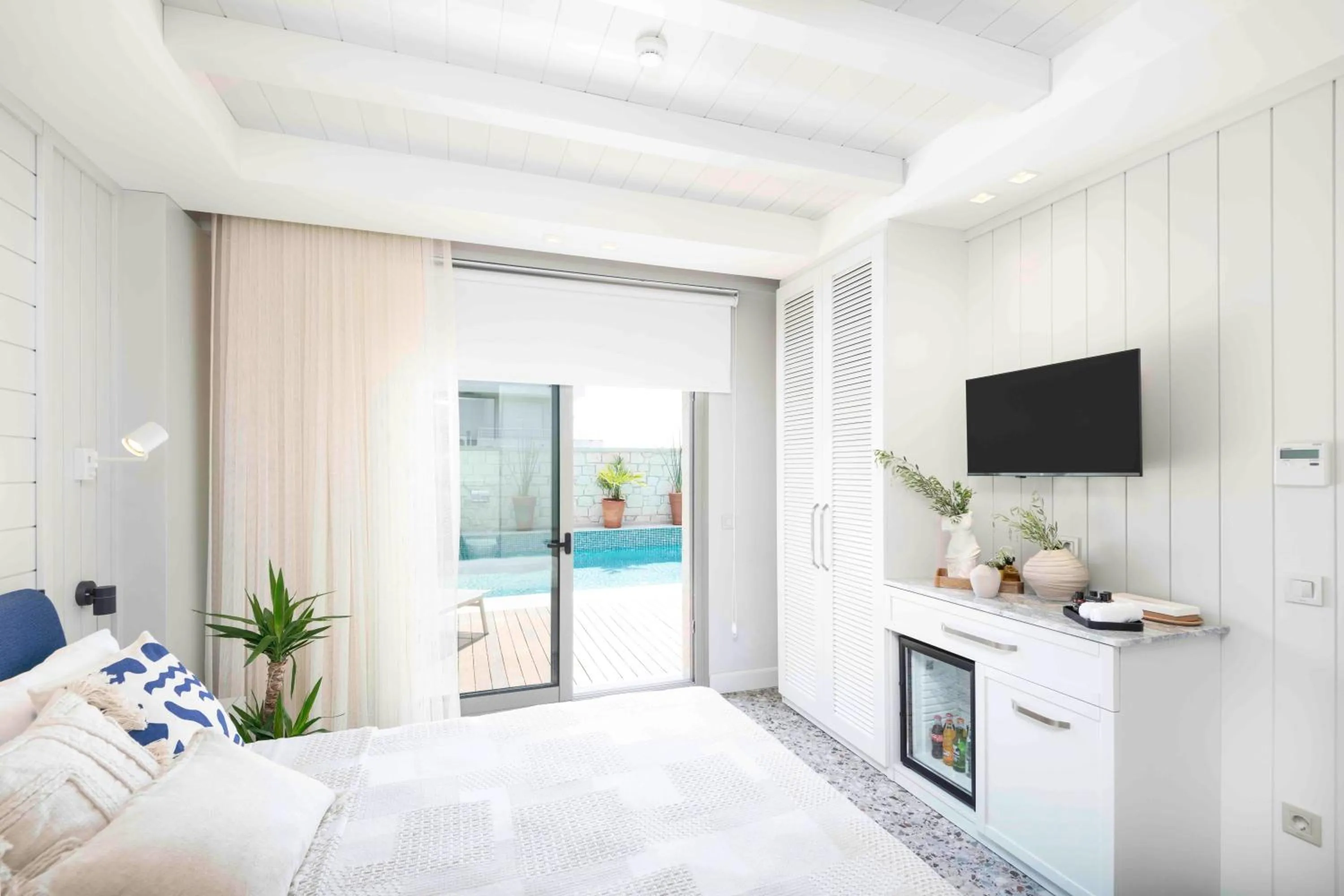 Photo of the whole room, Bed in Muse Alaçatı