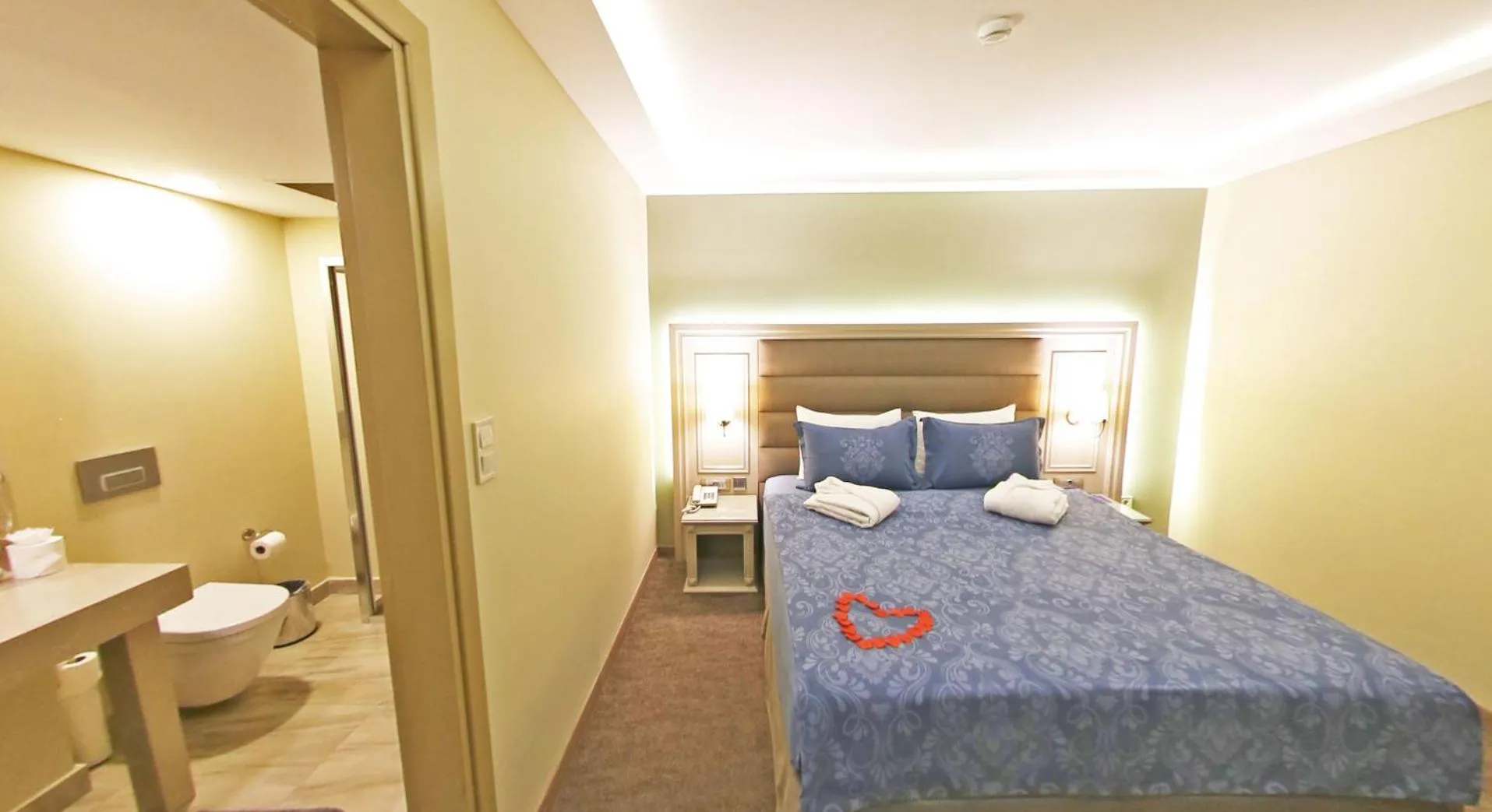 Photo of the whole room, Bed in Antik Hotel Istanbul