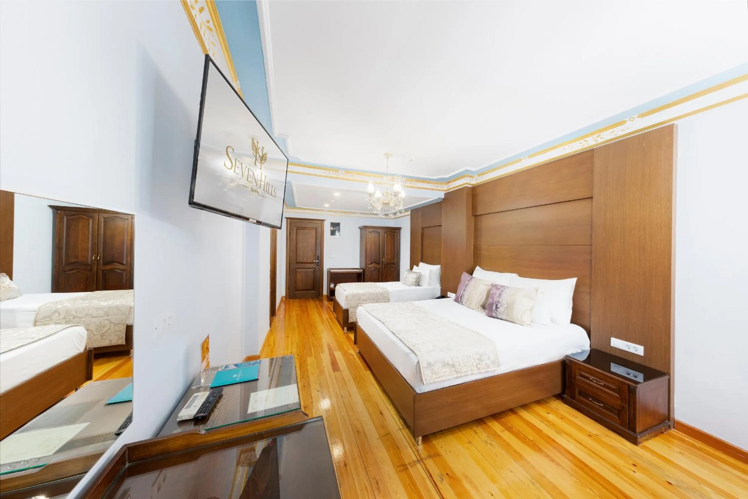 Photo of the whole room in Hotel Uyan-Special Category