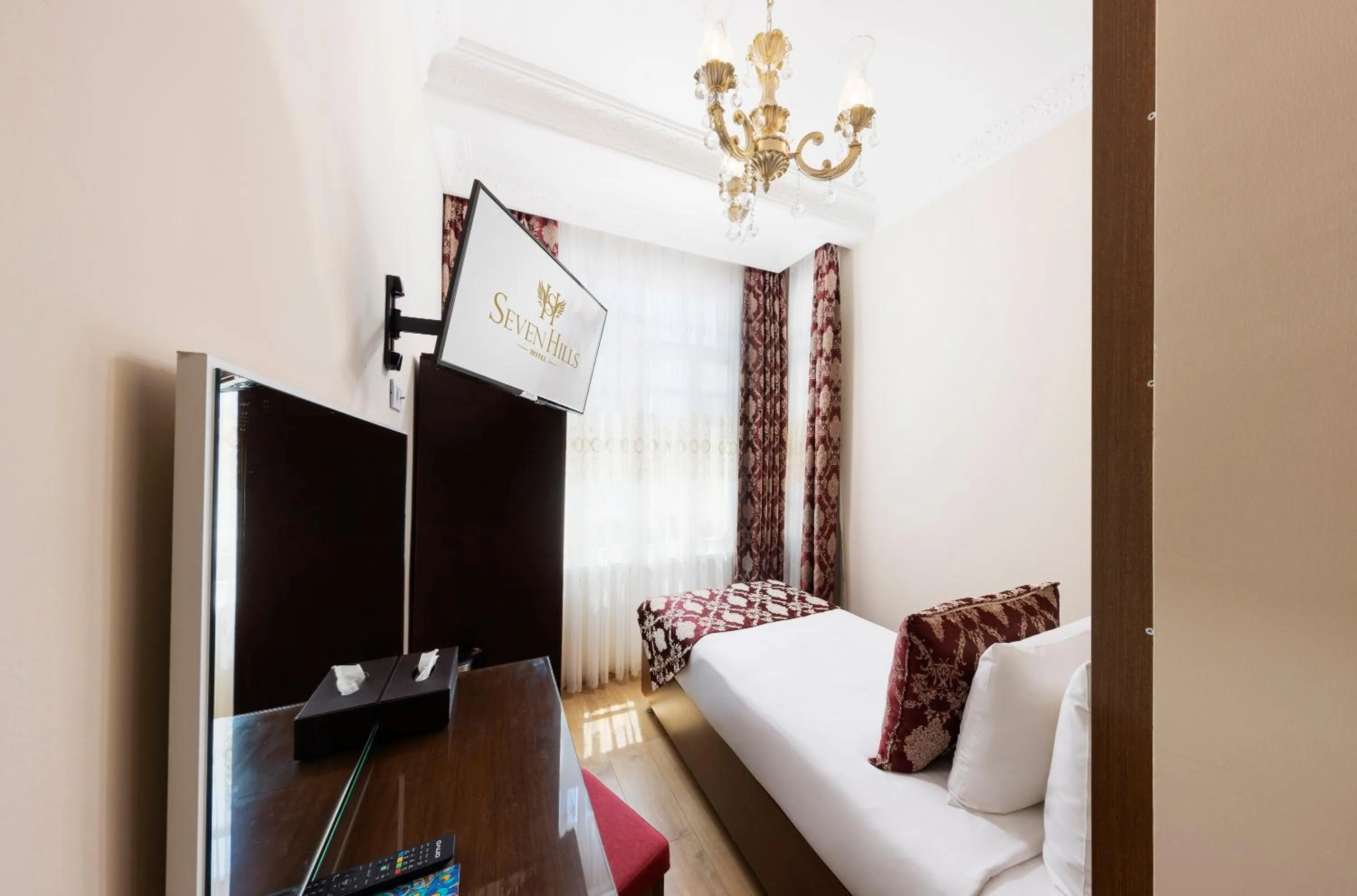 Photo of the whole room in Hotel Uyan-Special Category