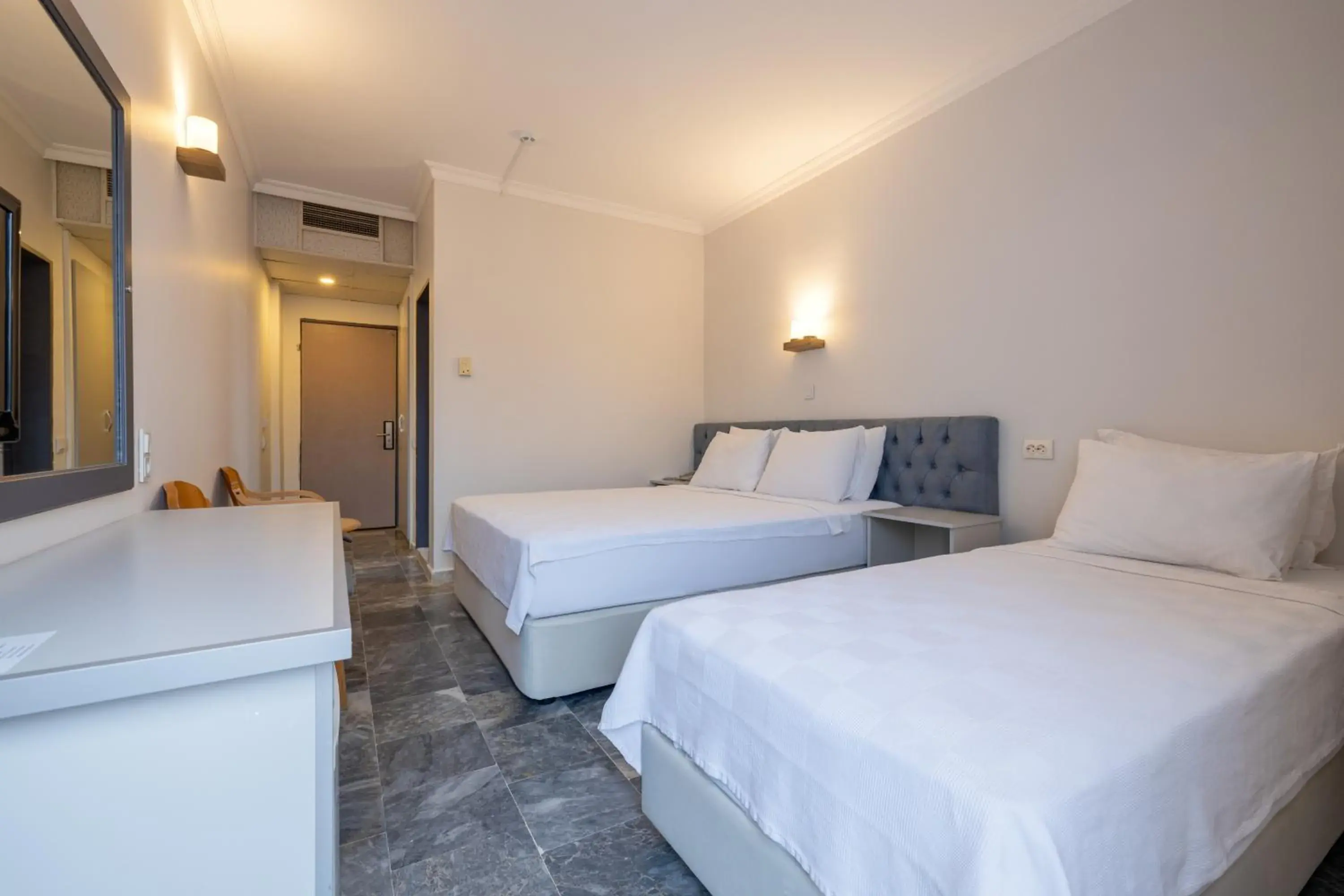 Standard Triple Room in Hanedan Beach Hotel Standard Triple Room in Hanedan Beach Hotel