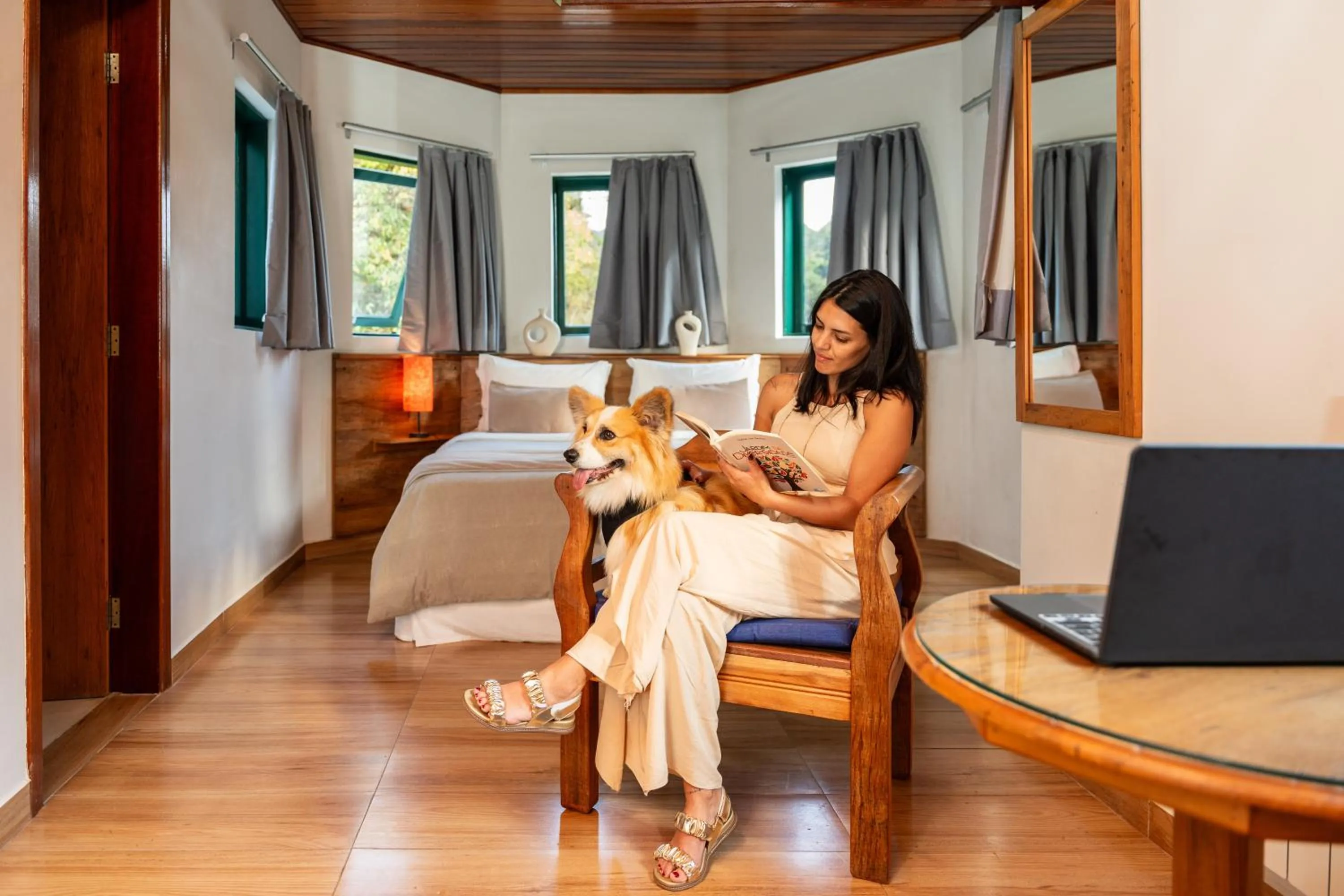 Pets in Castelo Piazzale by Concavus