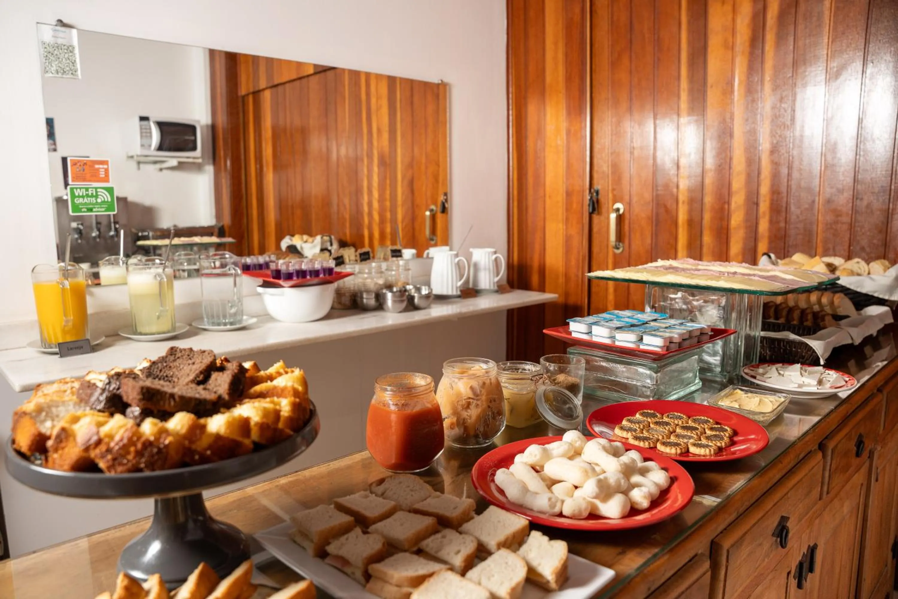 Breakfast in Castelo Piazzale by Concavus